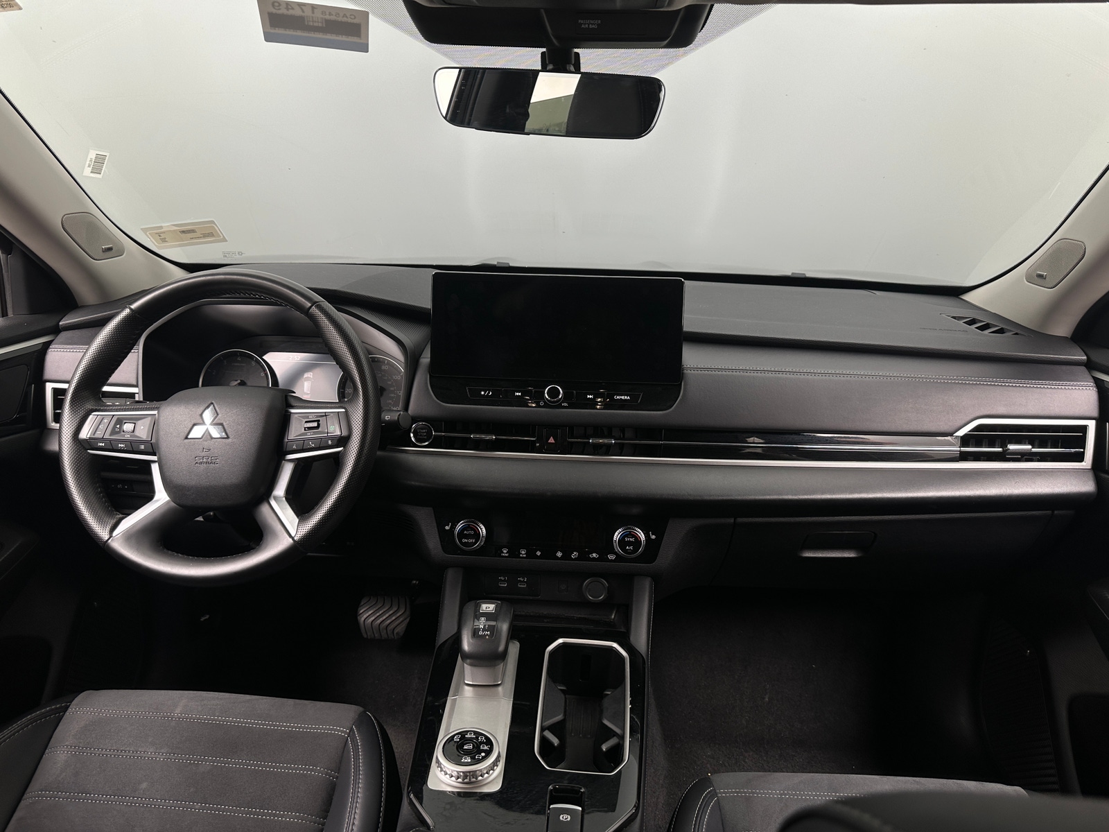 Thumbnail: 2025 Mitsubishi Outlander - 2