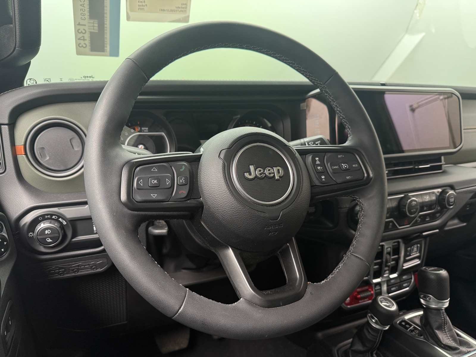 Thumbnail: 2025 Jeep Gladiator - 4