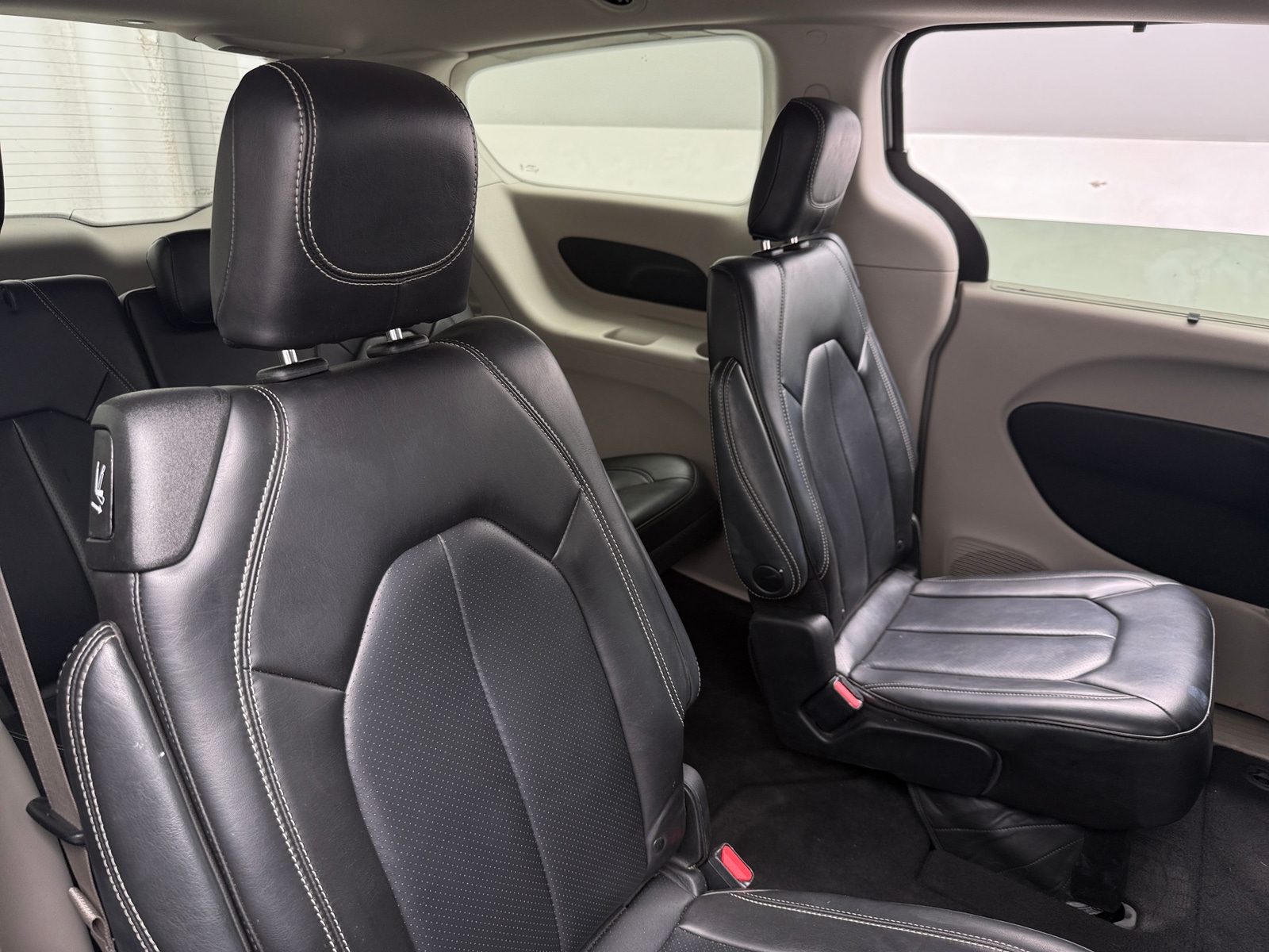 Thumbnail: 2023 Chrysler Pacifica - 5