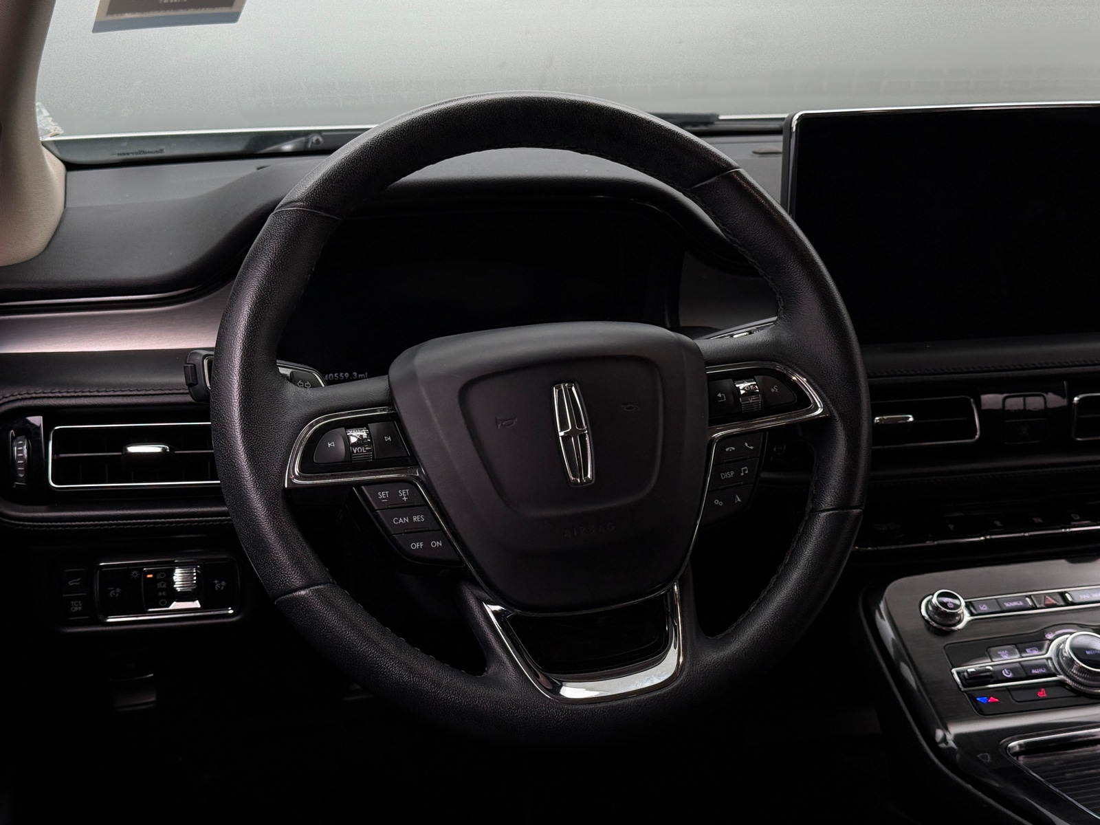 Thumbnail: 2023 Lincoln Nautilus - 4