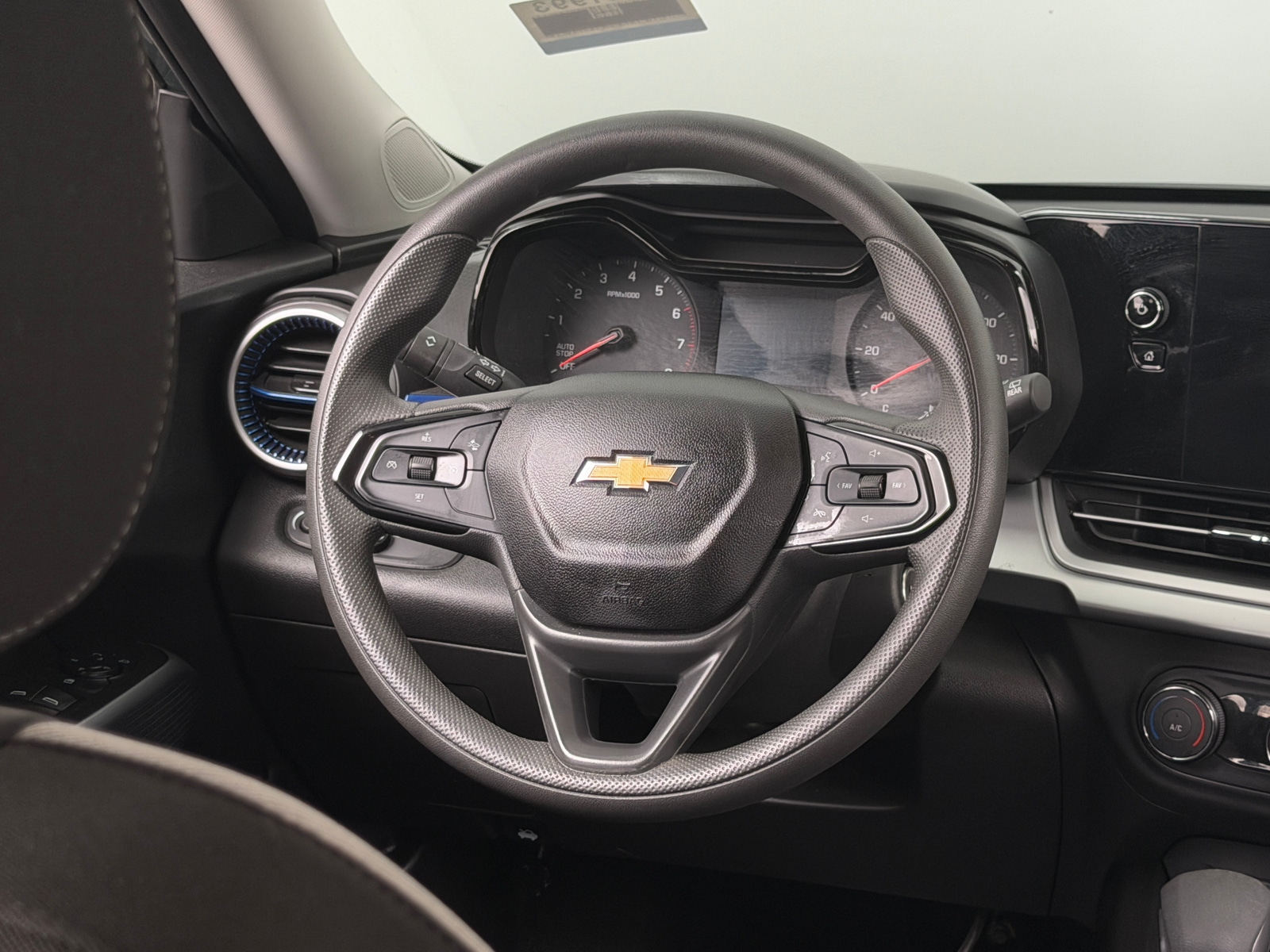 Thumbnail: 2026 Chevrolet Trax - 5