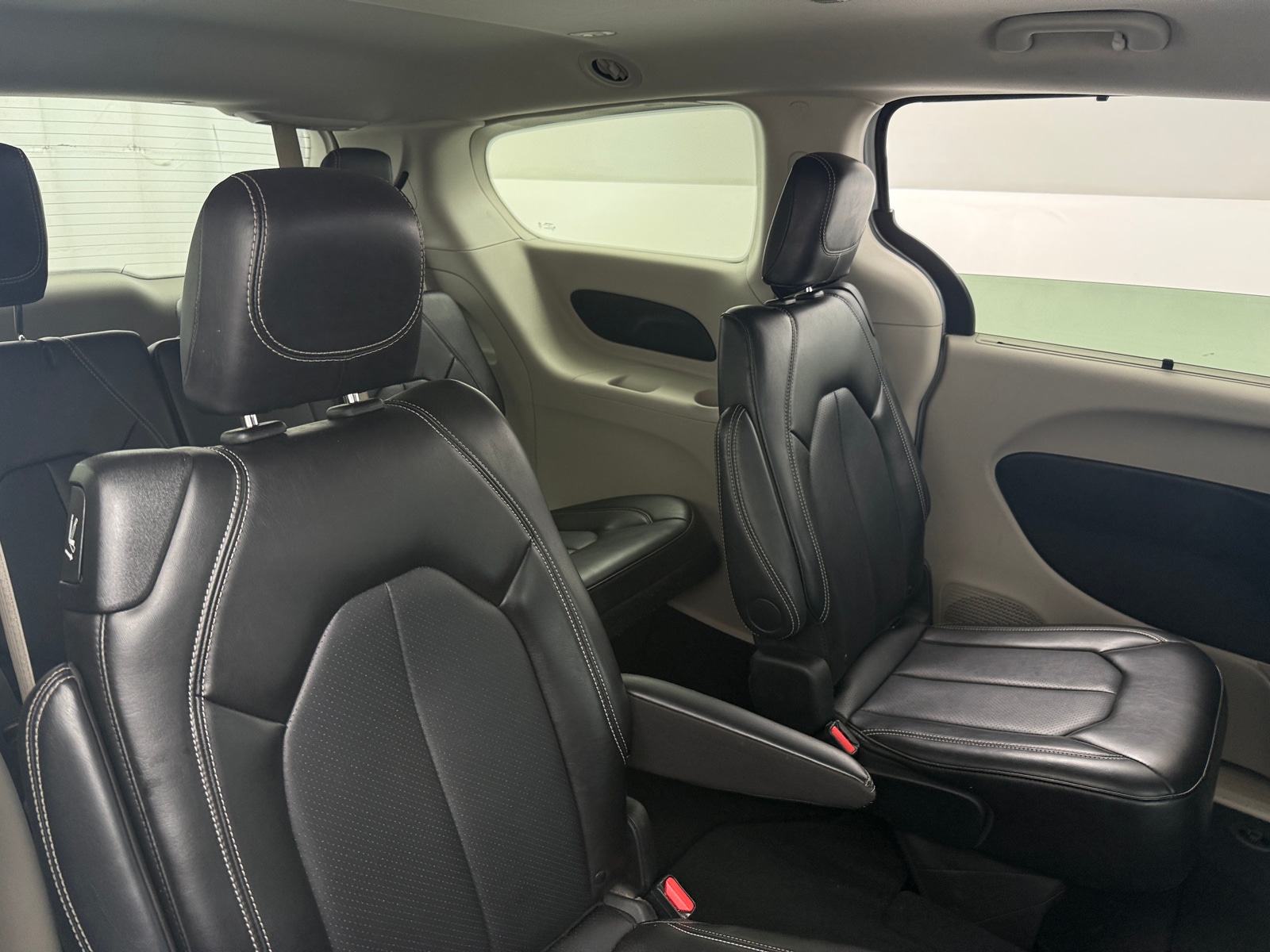 Thumbnail: 2024 Chrysler Pacifica - 5