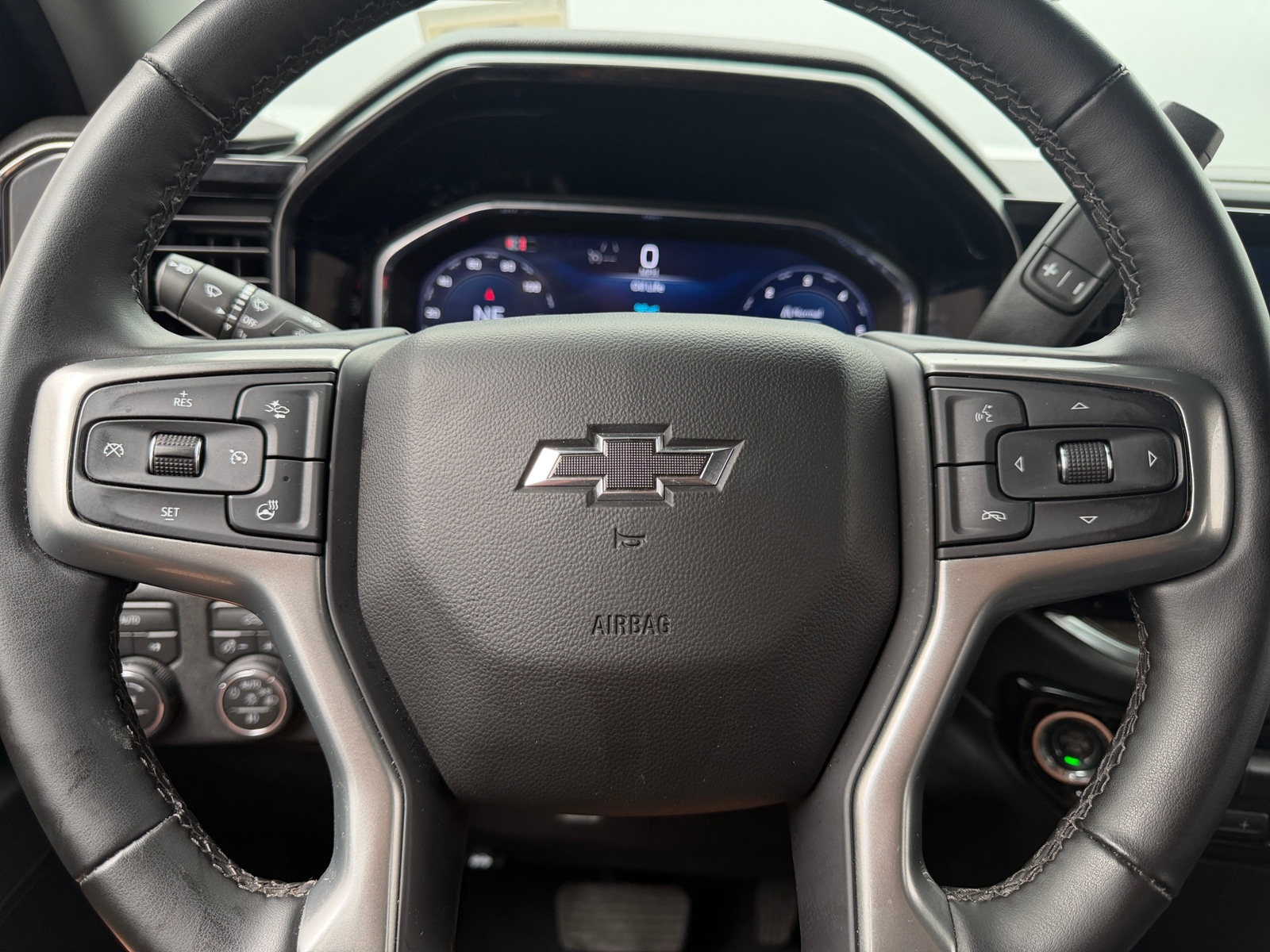 Thumbnail: 2026 Chevrolet Silverado 1500 - 5