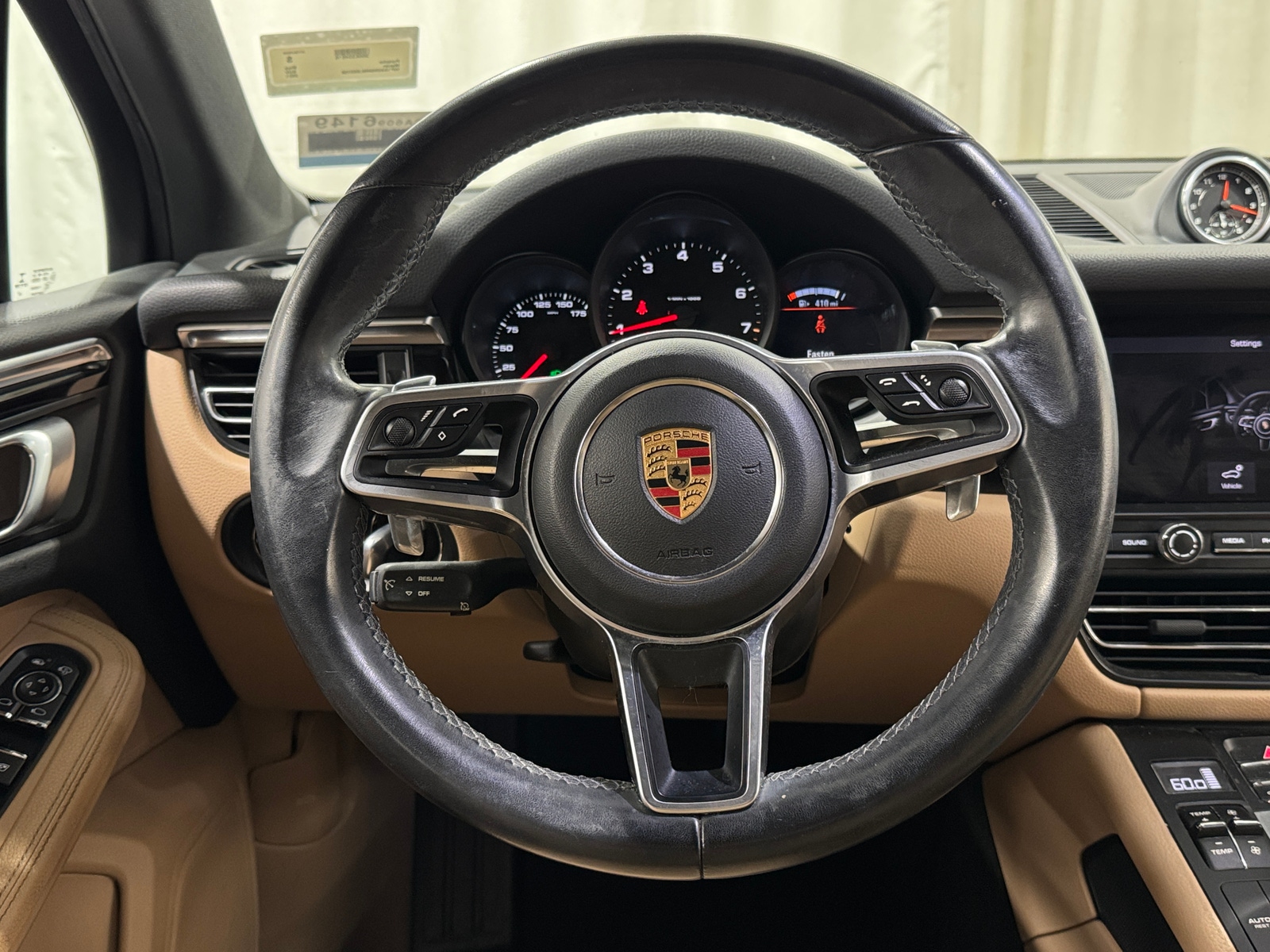 Thumbnail: 2021 Porsche Macan - 4