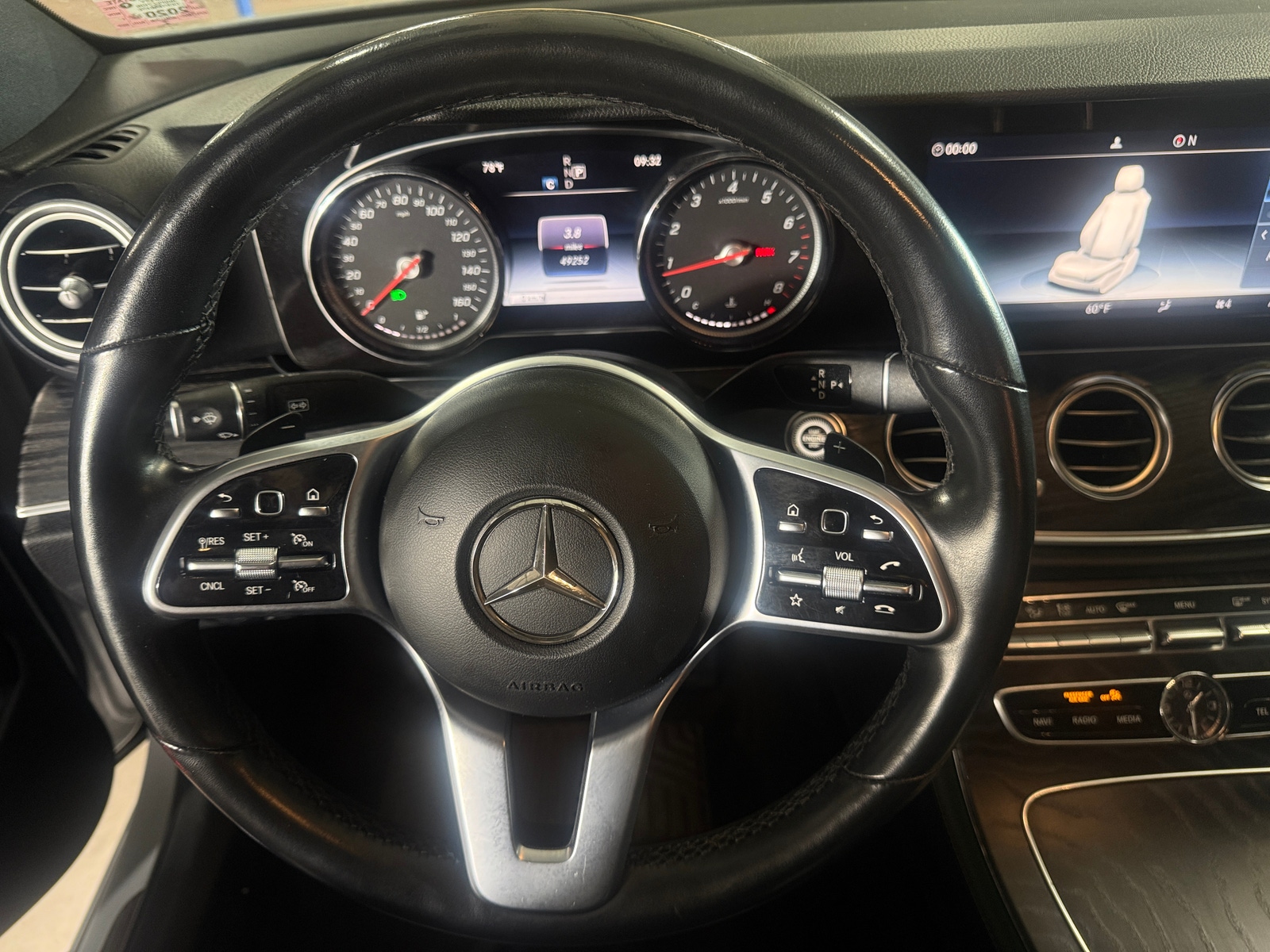 Thumbnail: 2019 Mercedes-Benz E-Class - 4