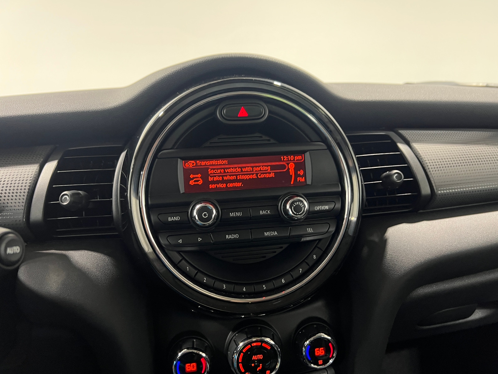 Thumbnail: 2015 MINI Cooper Hardtop - 4