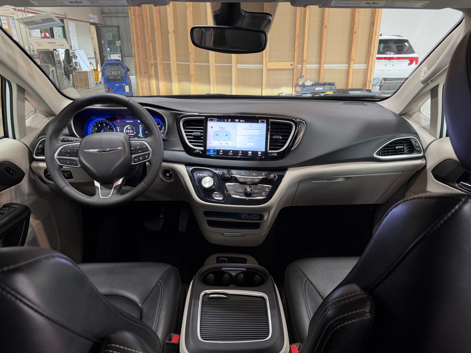 Thumbnail: 2024 Chrysler Pacifica - 2