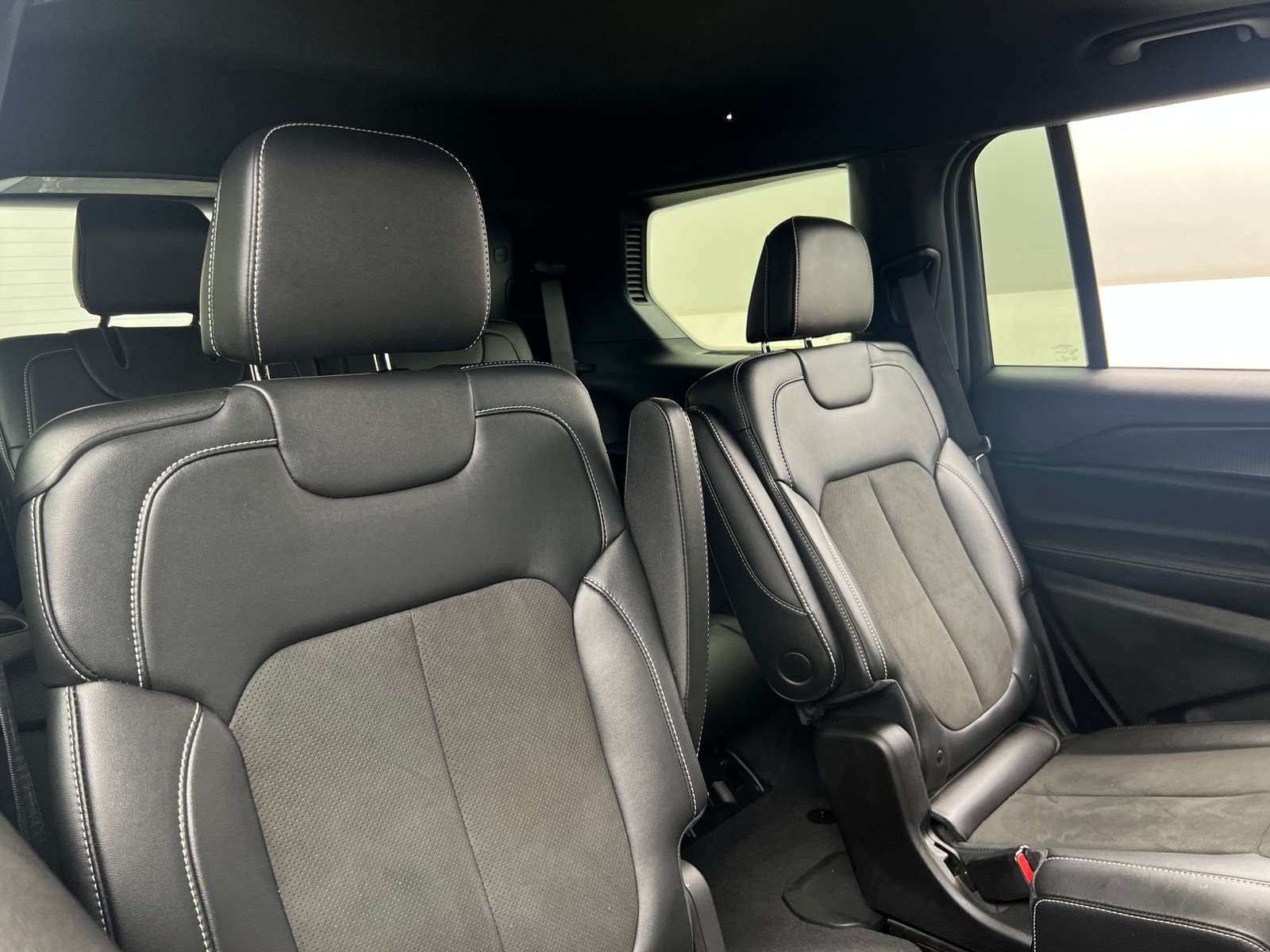 Thumbnail: 2023 Jeep Grand Cherokee L - 5