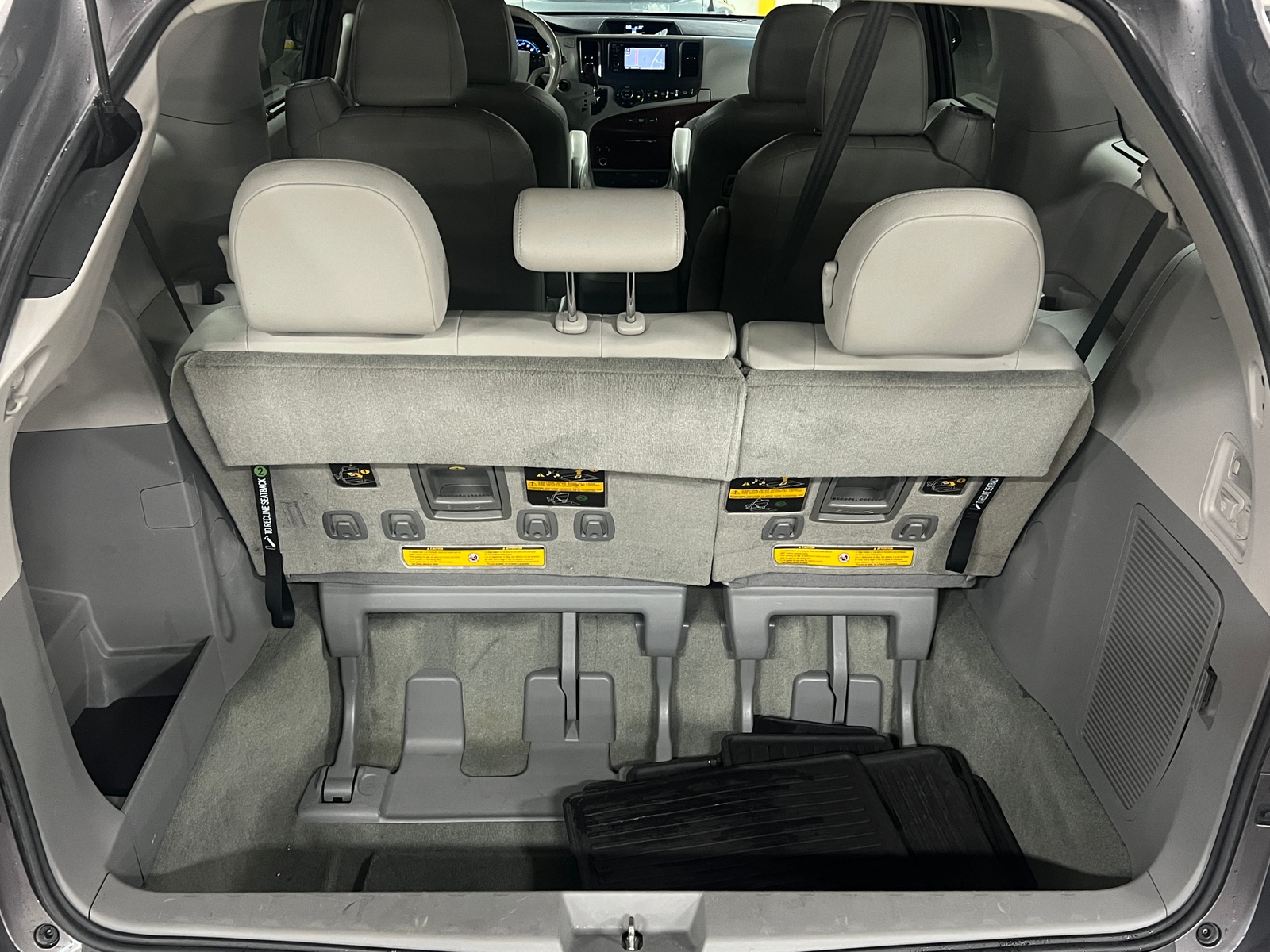 Thumbnail: 2014 Toyota Sienna - 6