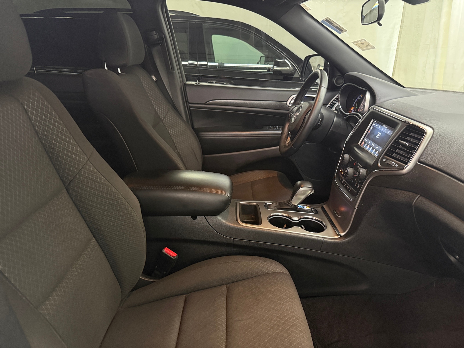 Thumbnail: 2018 Jeep Grand Cherokee - 2
