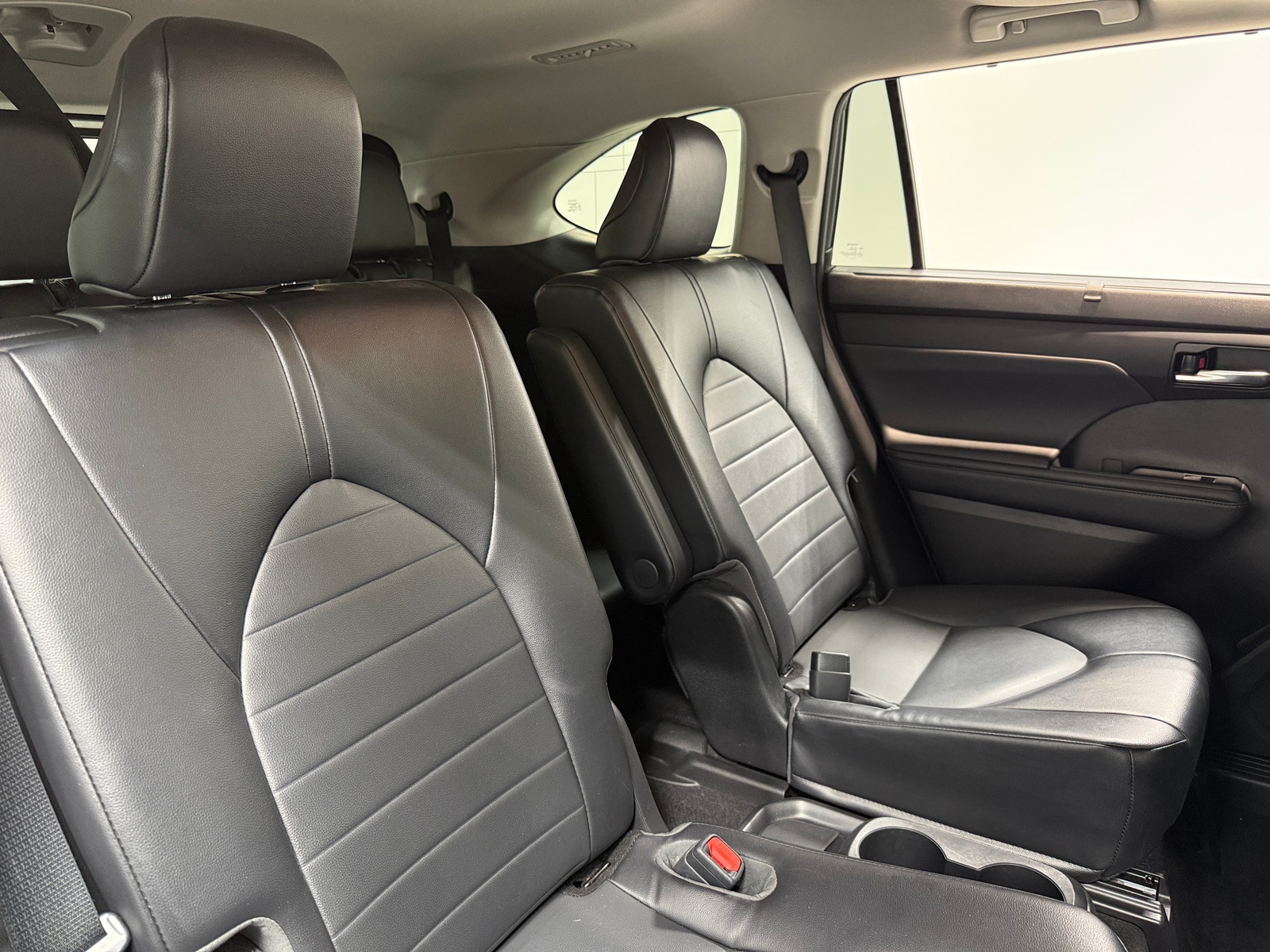Thumbnail: 2021 Toyota Highlander - 5