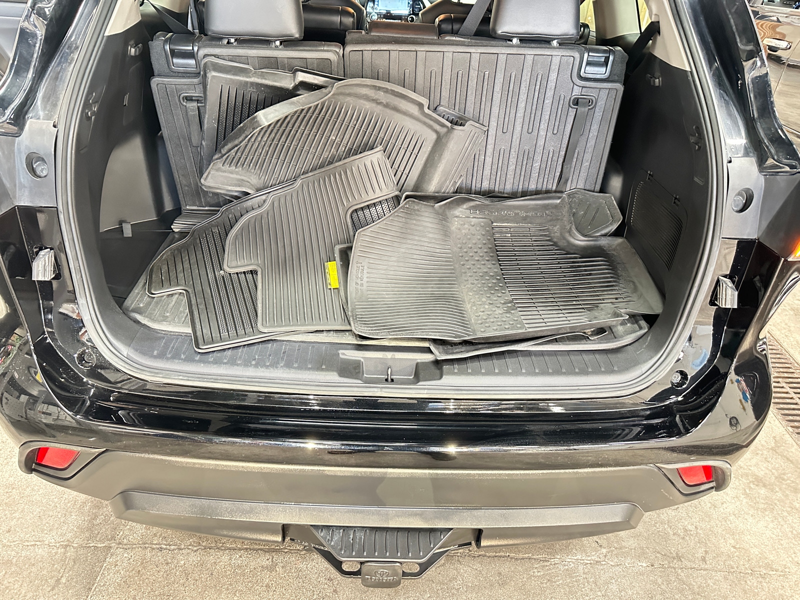 Thumbnail: 2021 Toyota Highlander - 6