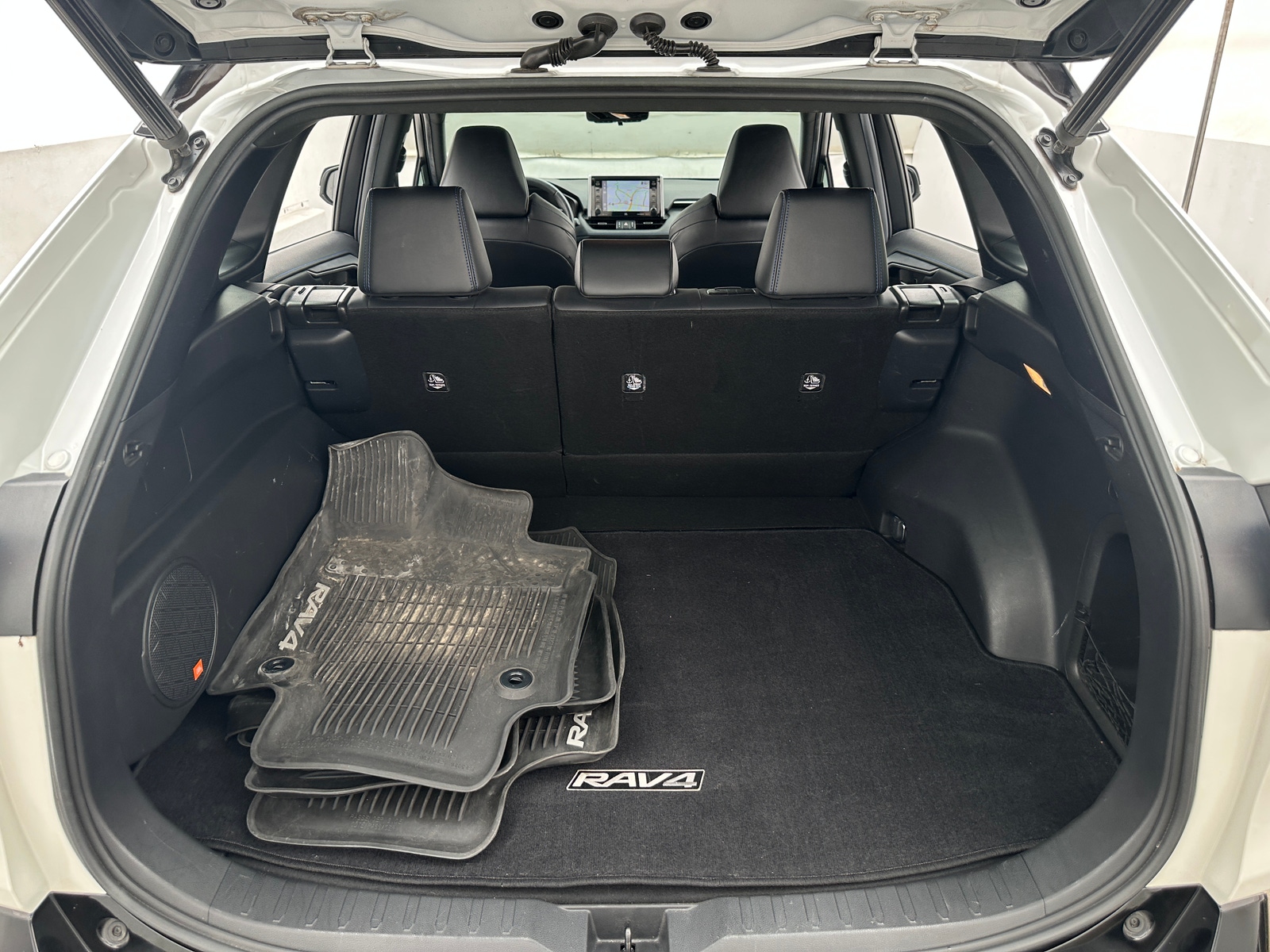 Thumbnail: 2019 Toyota RAV4 - 6