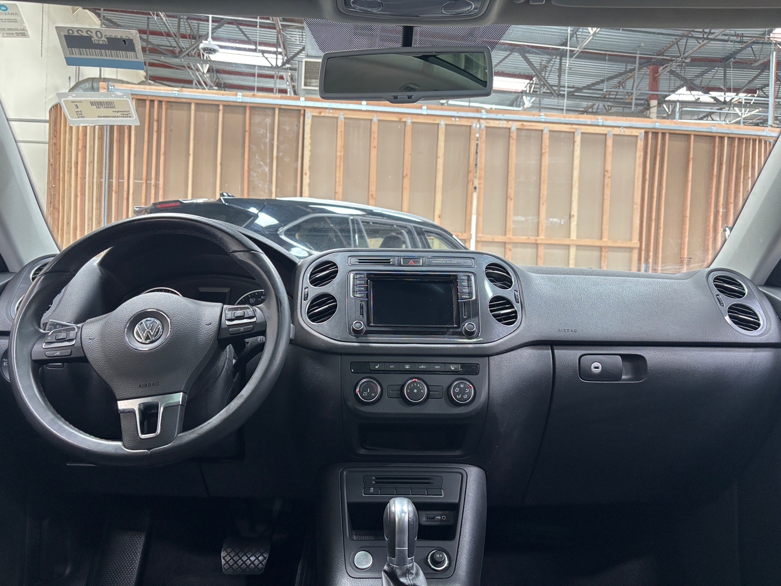 Thumbnail: 2016 Volkswagen Tiguan - 3