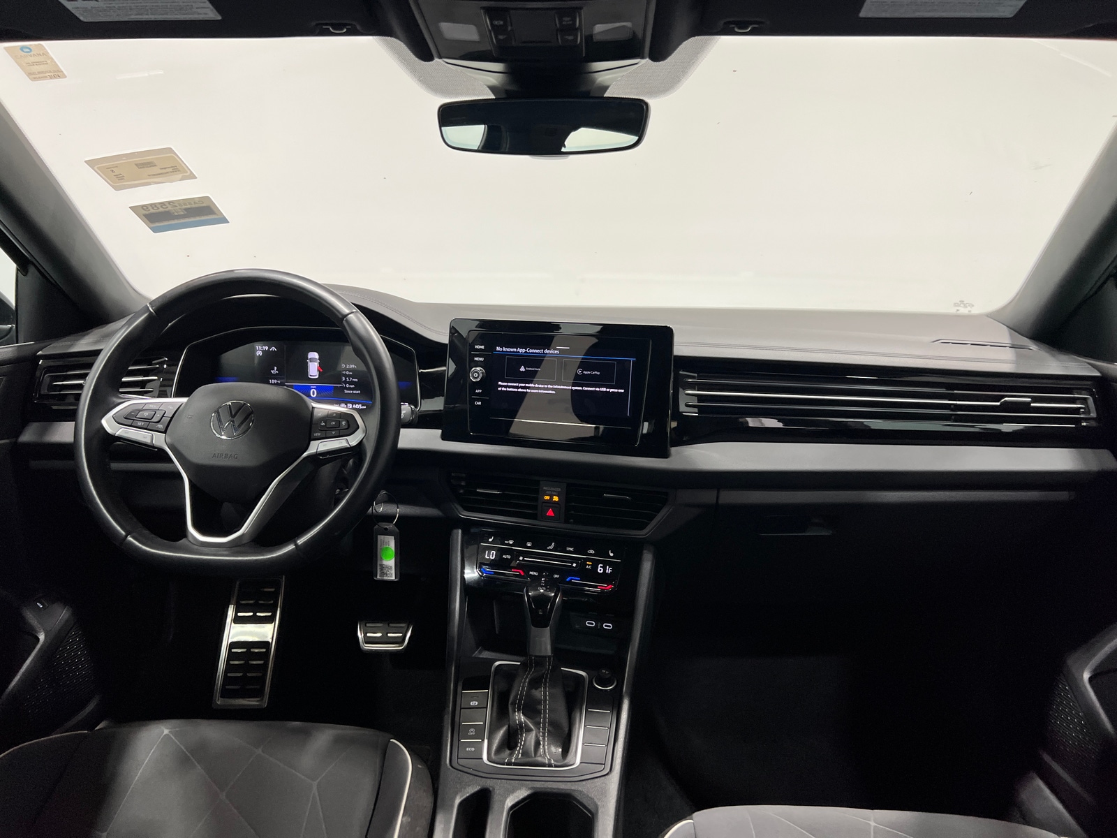 Thumbnail: 2025 Volkswagen Jetta - 3