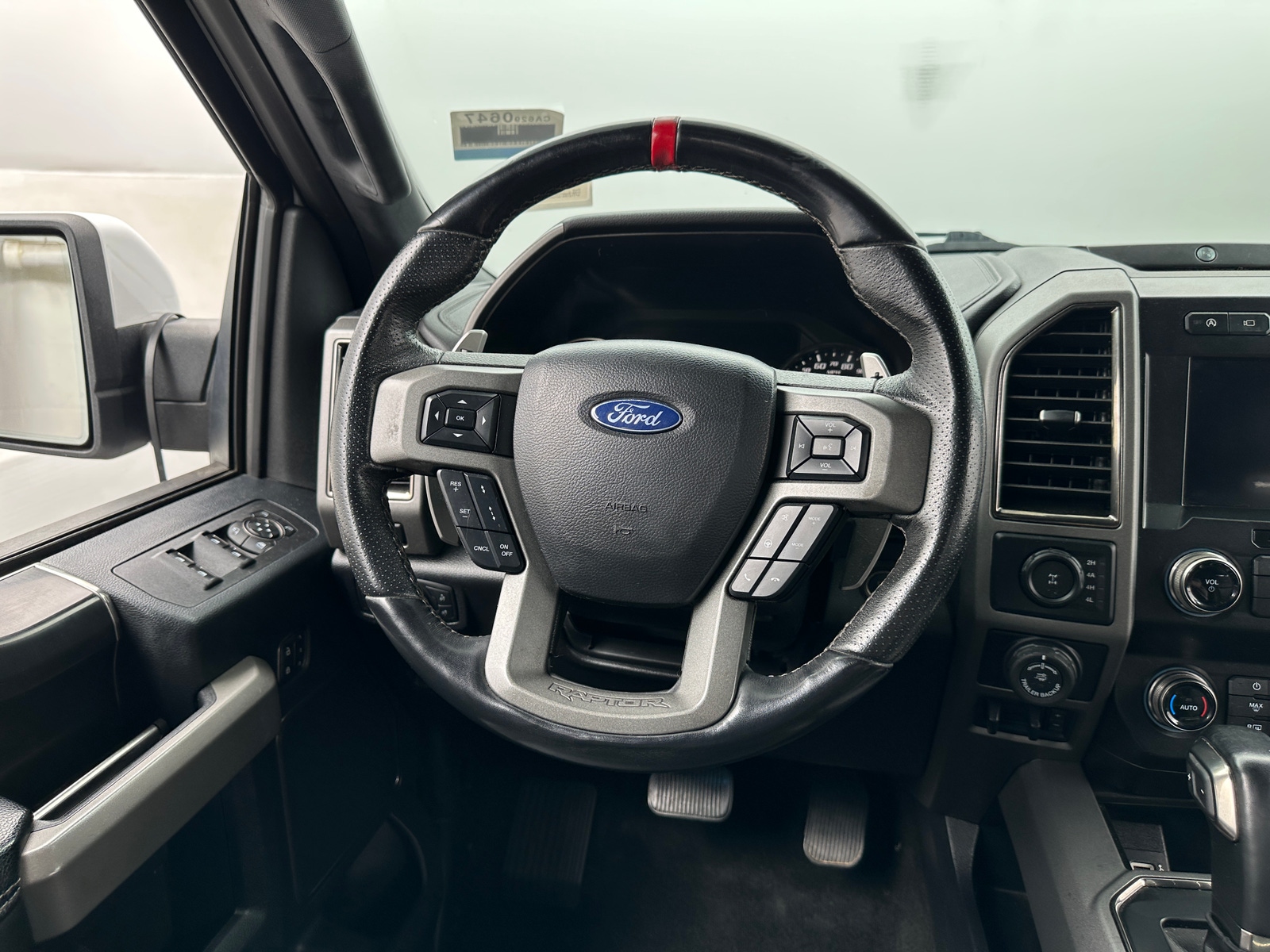 Thumbnail: 2019 Ford Econoline - 4