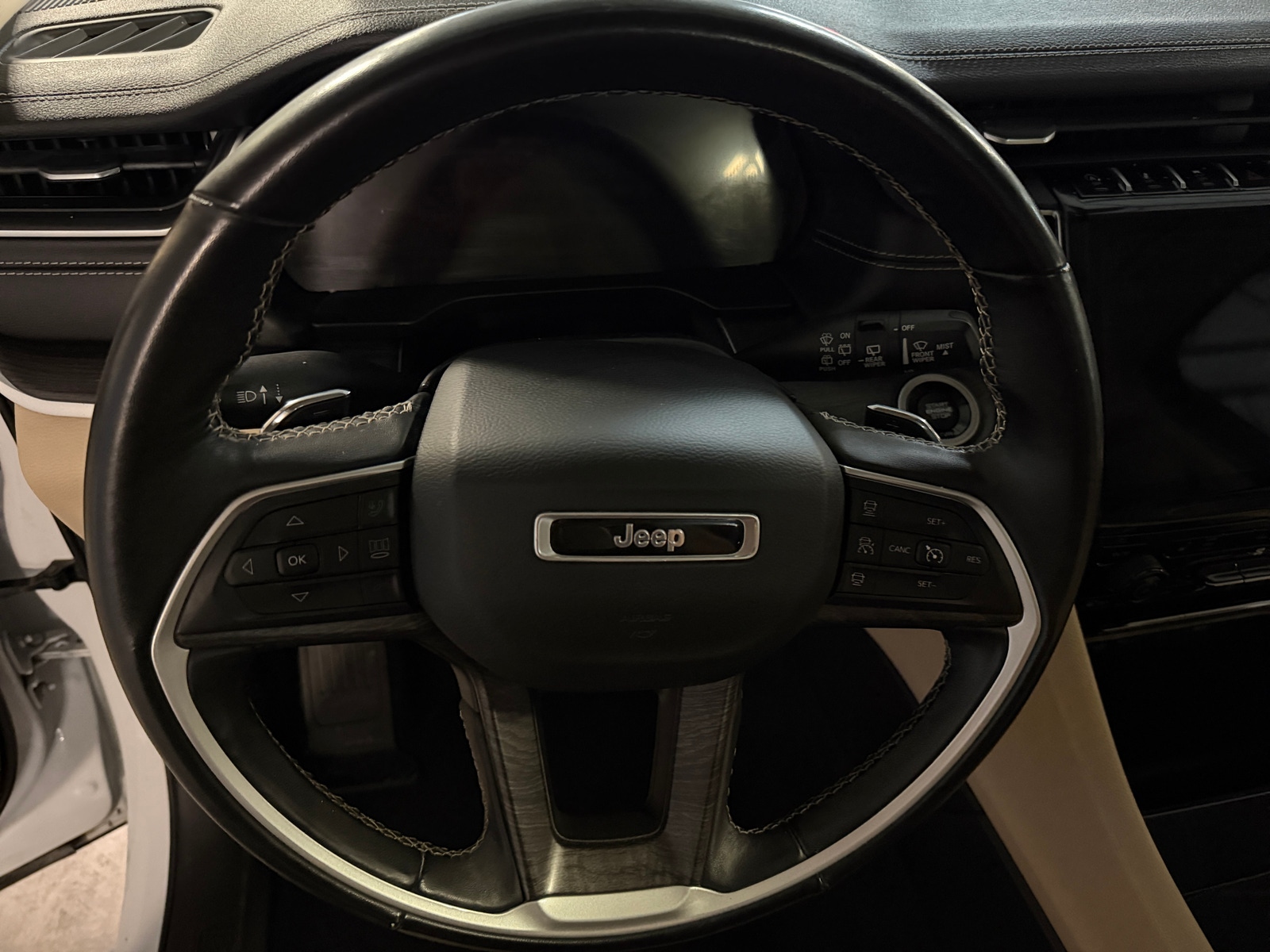 Thumbnail: 2022 Jeep Grand Cherokee - 4