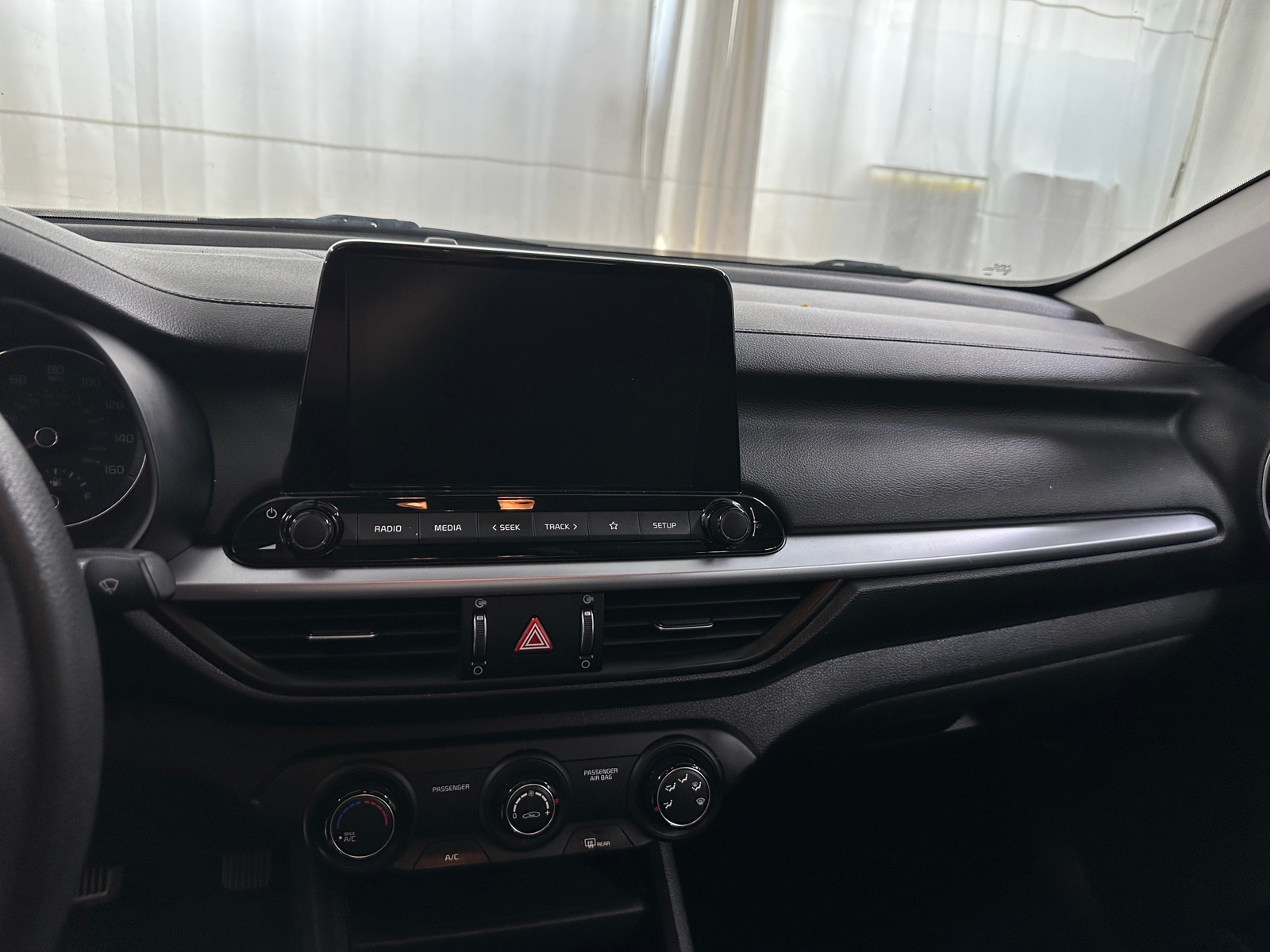 Thumbnail: 2022 Kia Forte - 4