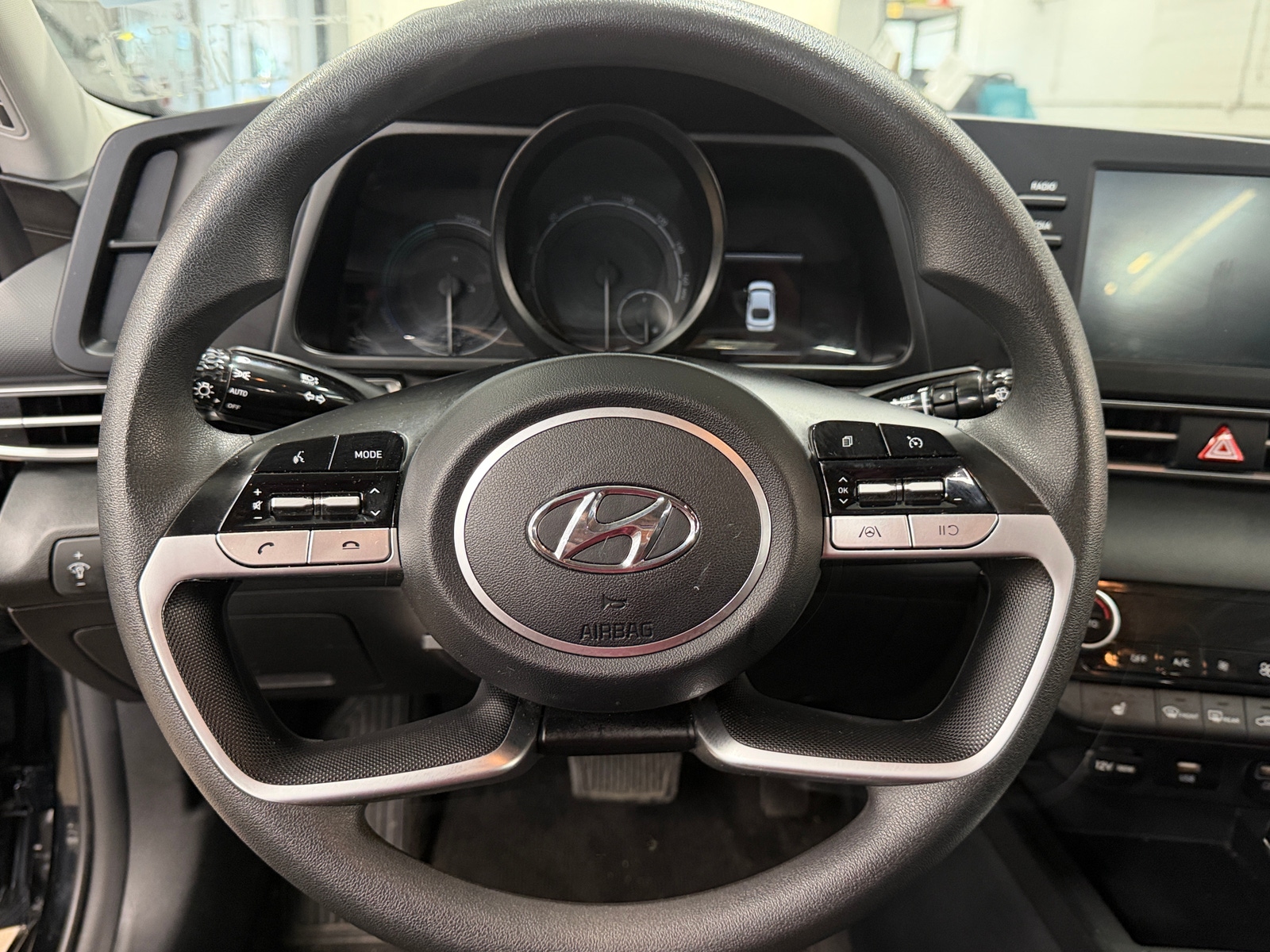 Thumbnail: 2023 Hyundai Elantra - 5