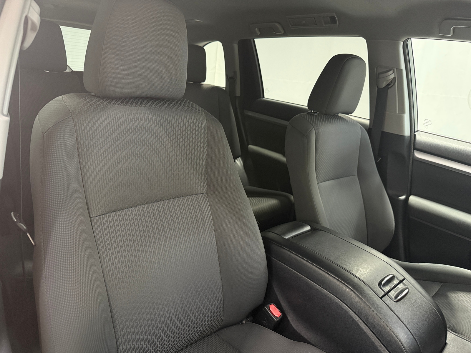 Thumbnail: 2017 Toyota Highlander - 2