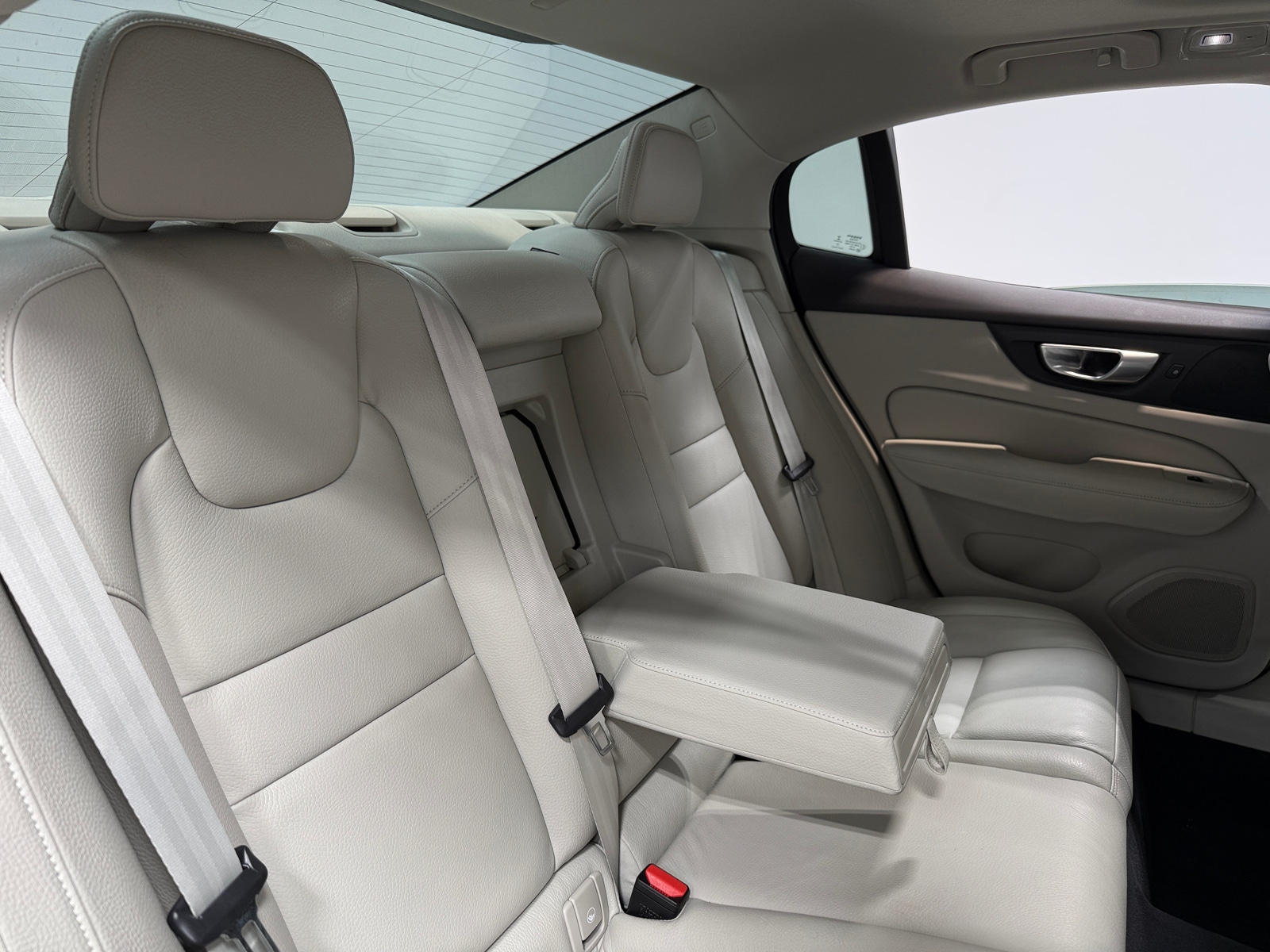 Thumbnail: 2024 Volvo S60 - 5
