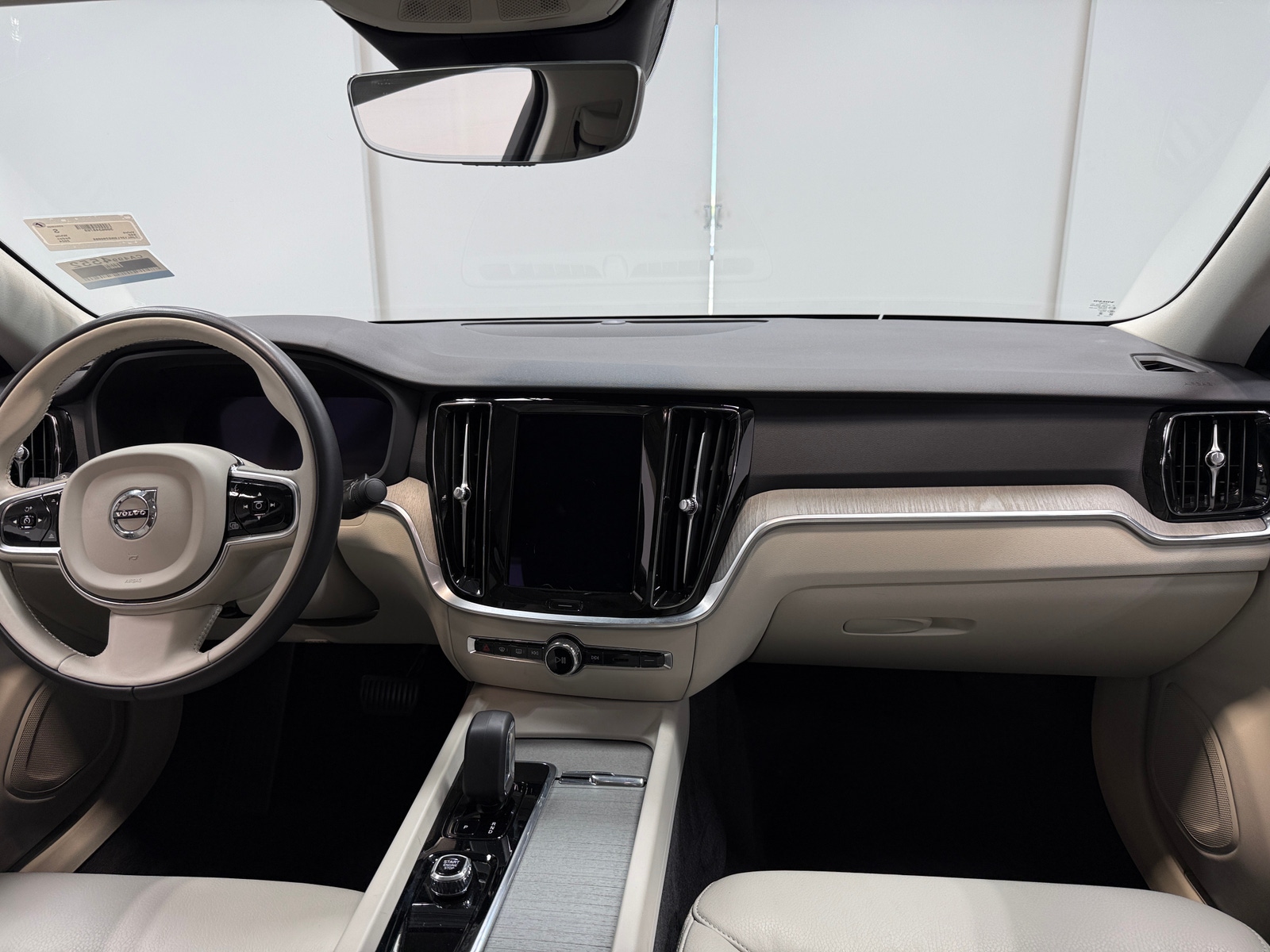 Thumbnail: 2024 Volvo S60 - 2