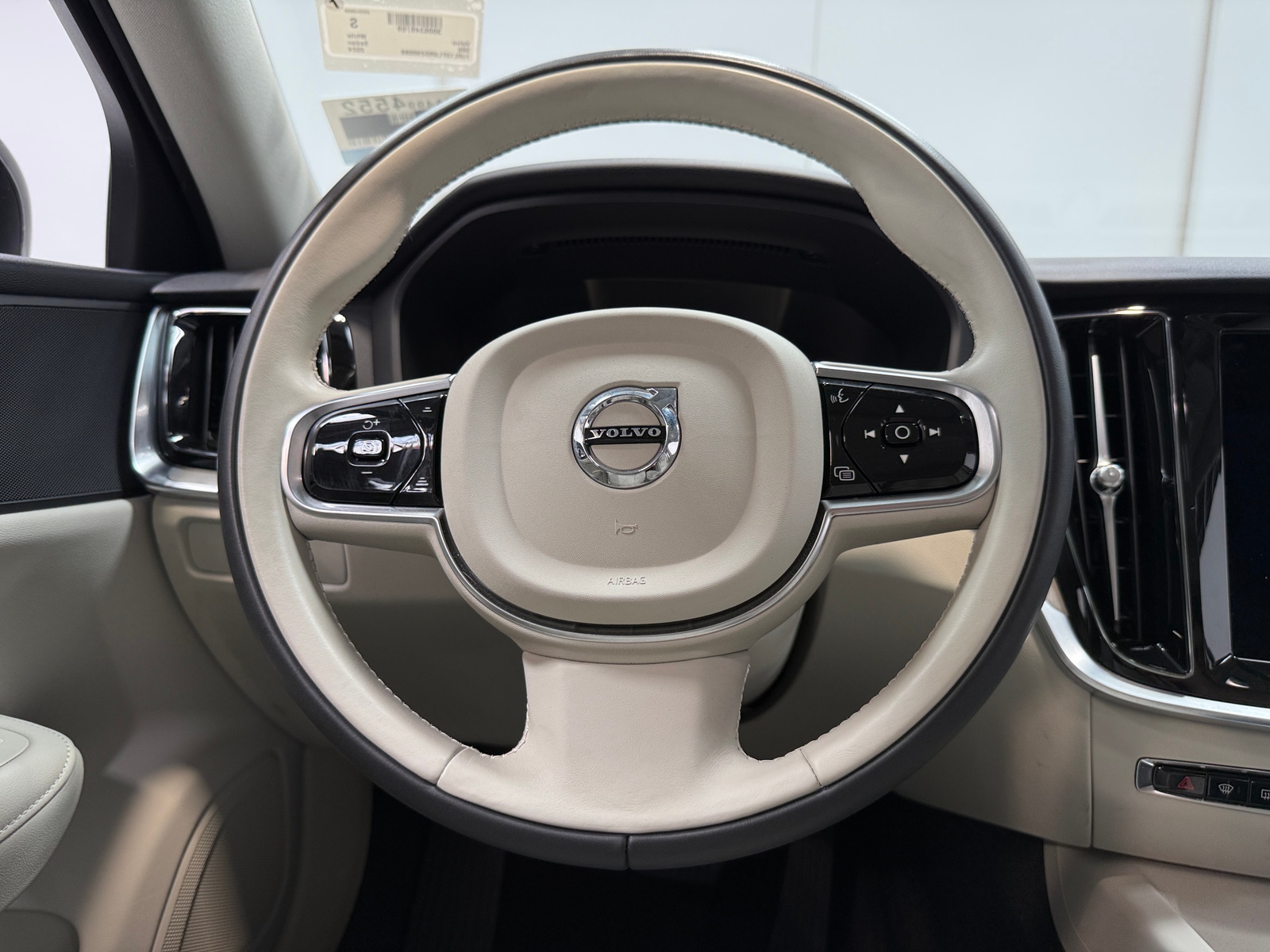 Thumbnail: 2024 Volvo S60 - 4