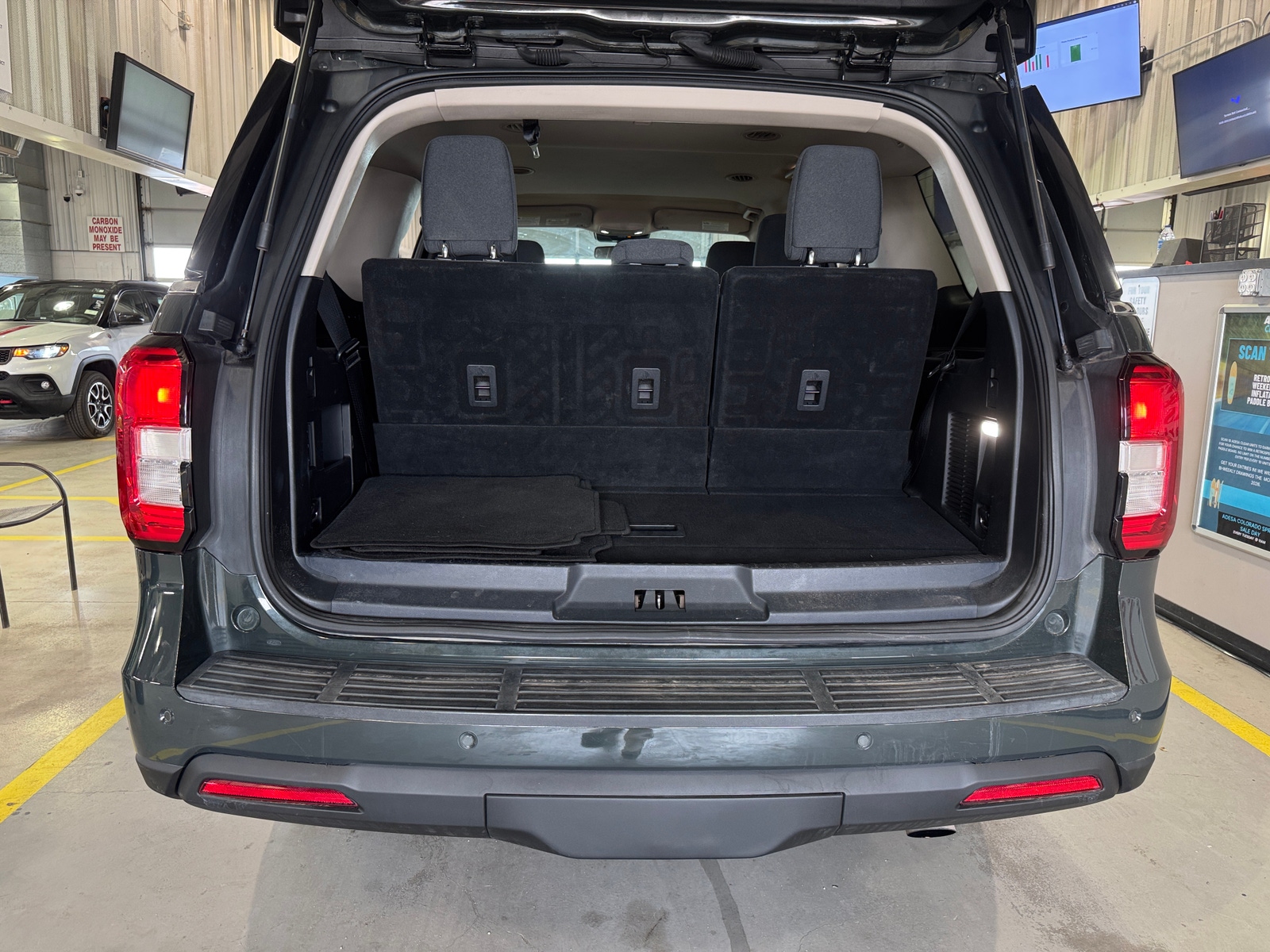 Thumbnail: 2022 Ford Expedition - 7