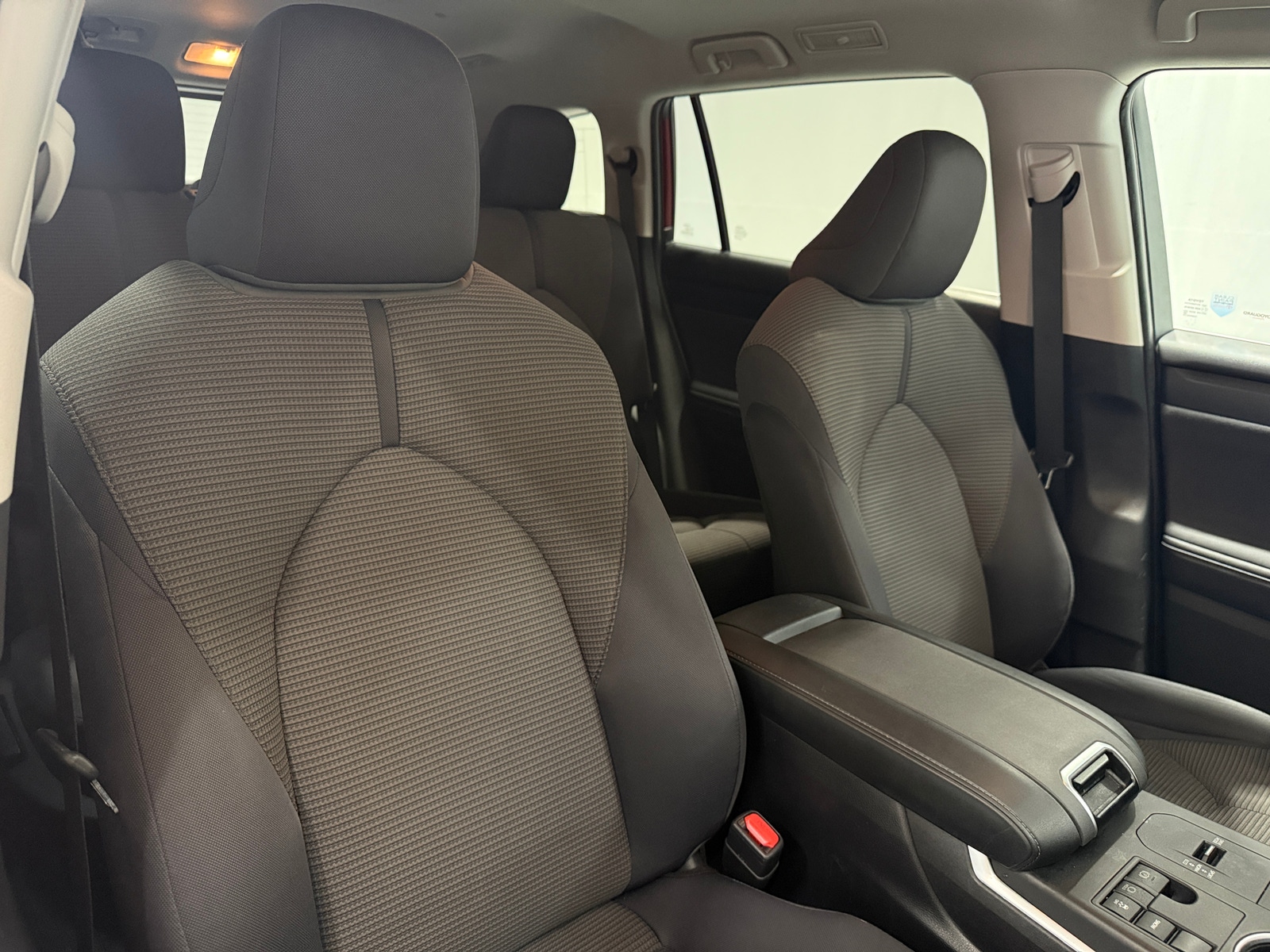 Thumbnail: 2023 Toyota Highlander - 2