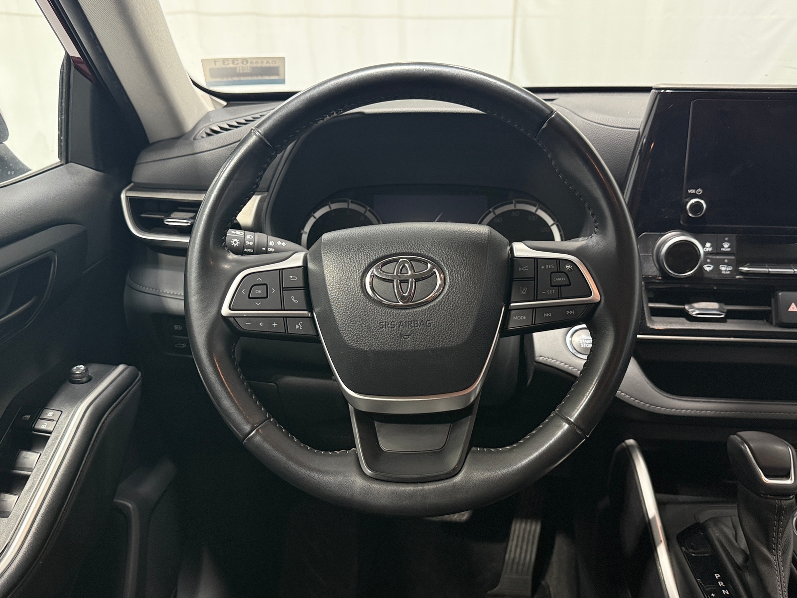 Thumbnail: 2023 Toyota Highlander - 5