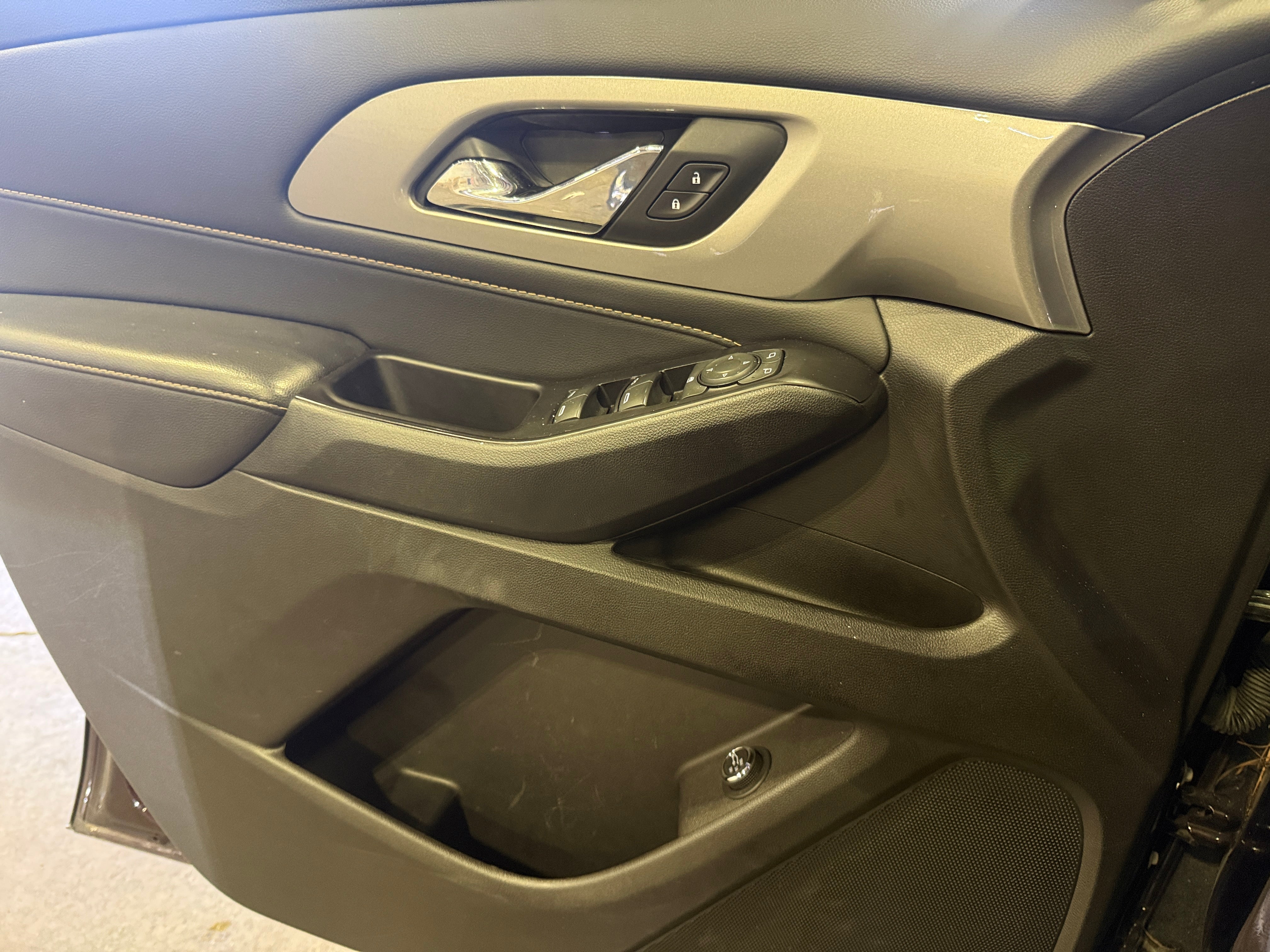 2020 Chevrolet Traverse 1LT - Photo 10