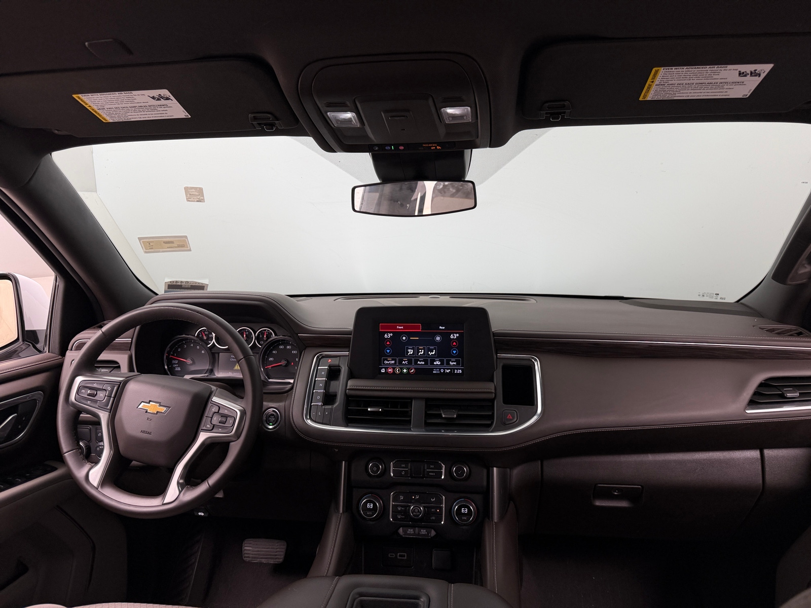 Thumbnail: 2023 Chevrolet Suburban - 3