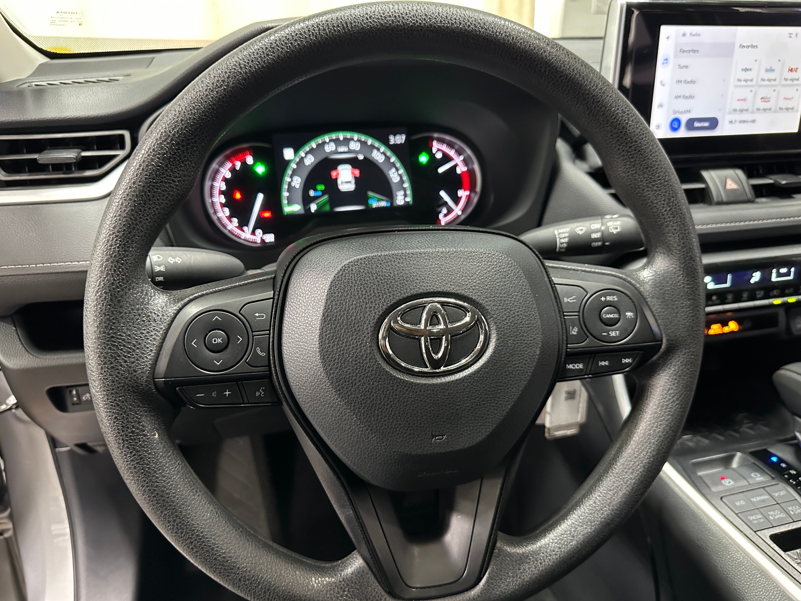Thumbnail: 2025 Toyota RAV4 - 5