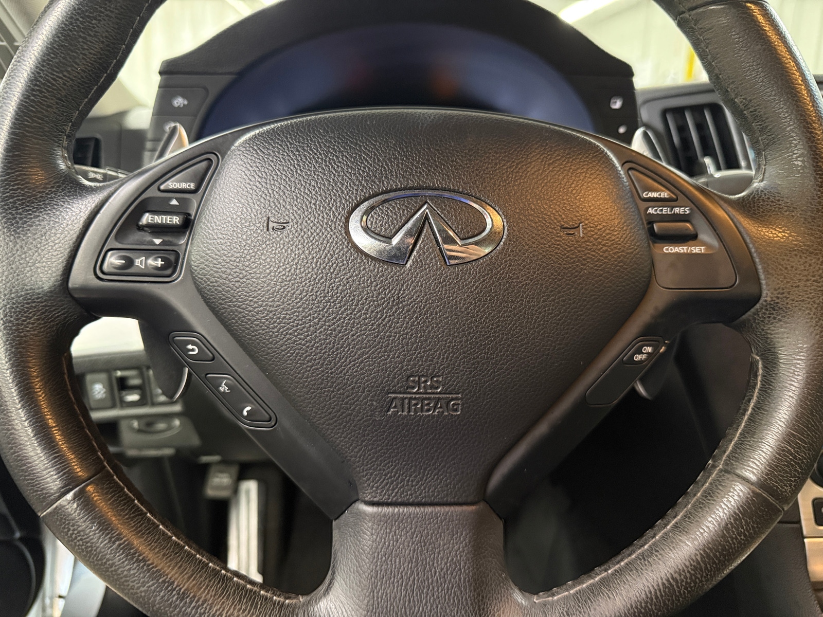 Thumbnail: 2015 INFINITI Q60 - 3