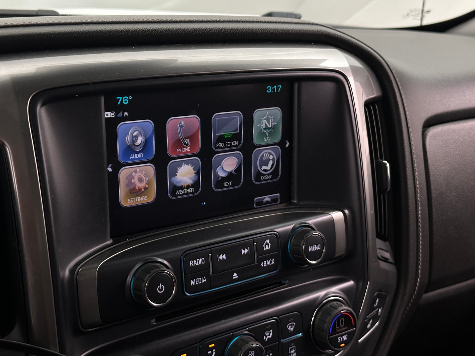 Thumbnail: 2017 Chevrolet Silverado 1500 - 3