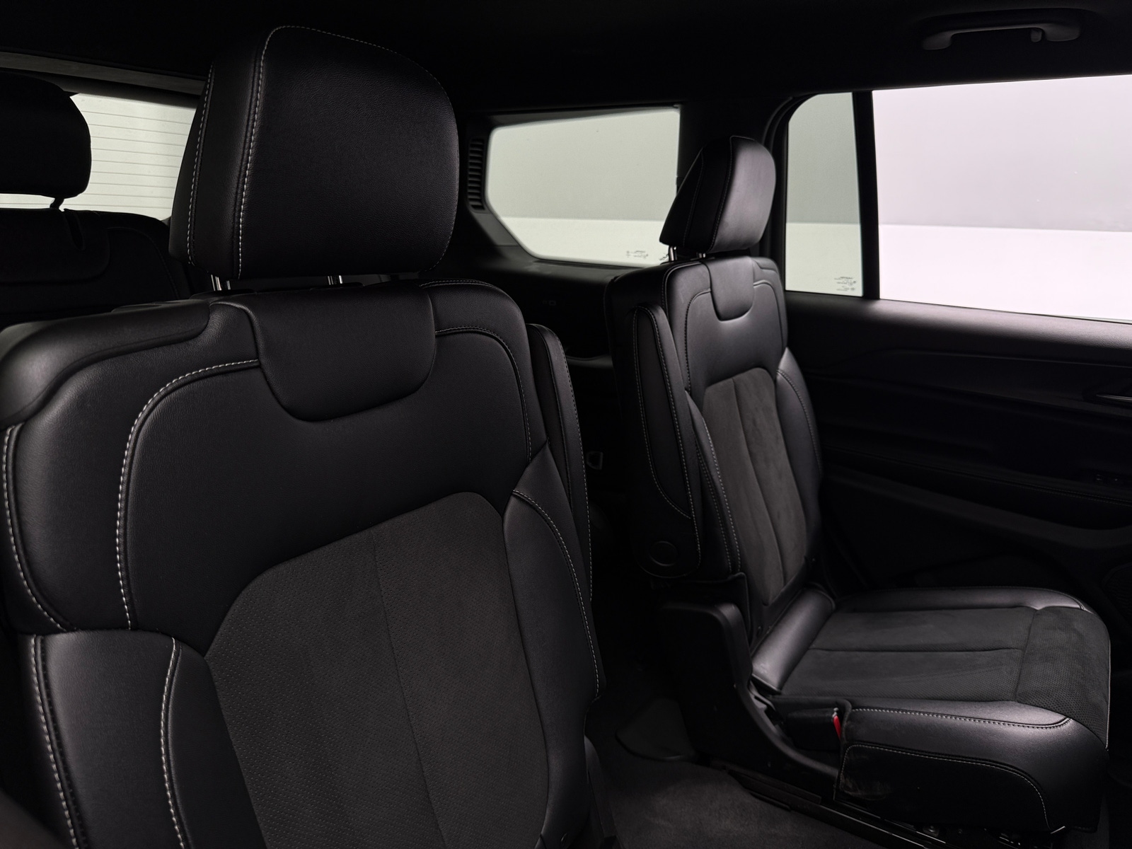 Thumbnail: 2024 Jeep Grand Cherokee L - 5