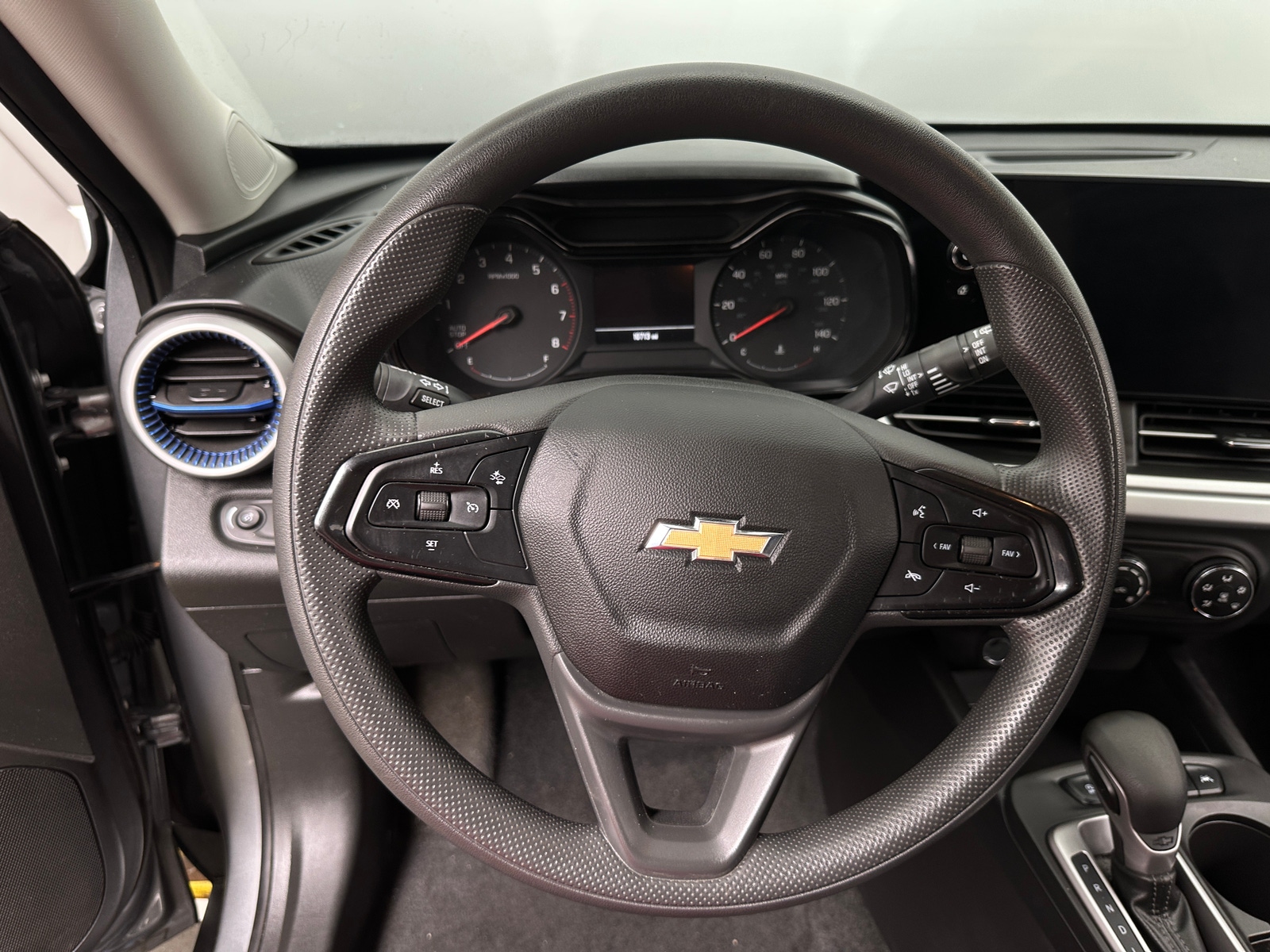 Thumbnail: 2024 Chevrolet Trax - 5