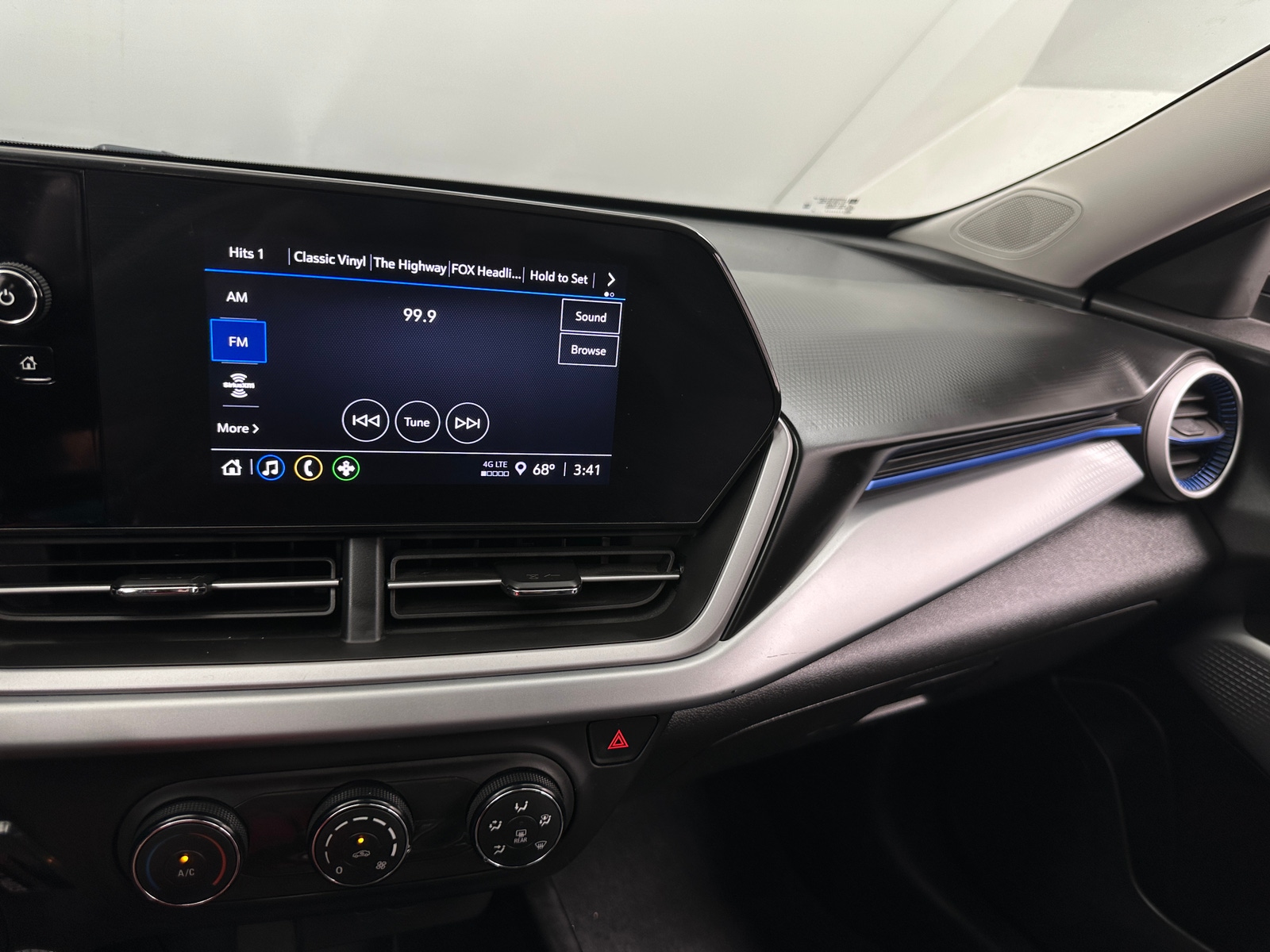 Thumbnail: 2024 Chevrolet Trax - 4
