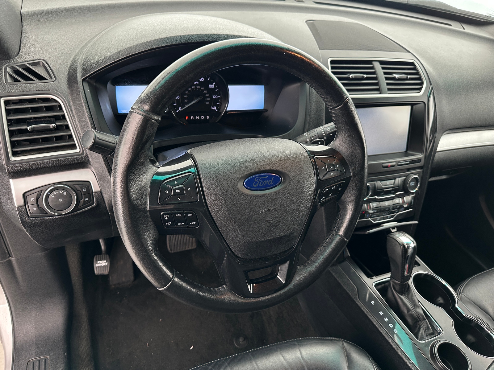 Thumbnail: 2016 Ford Explorer - 4