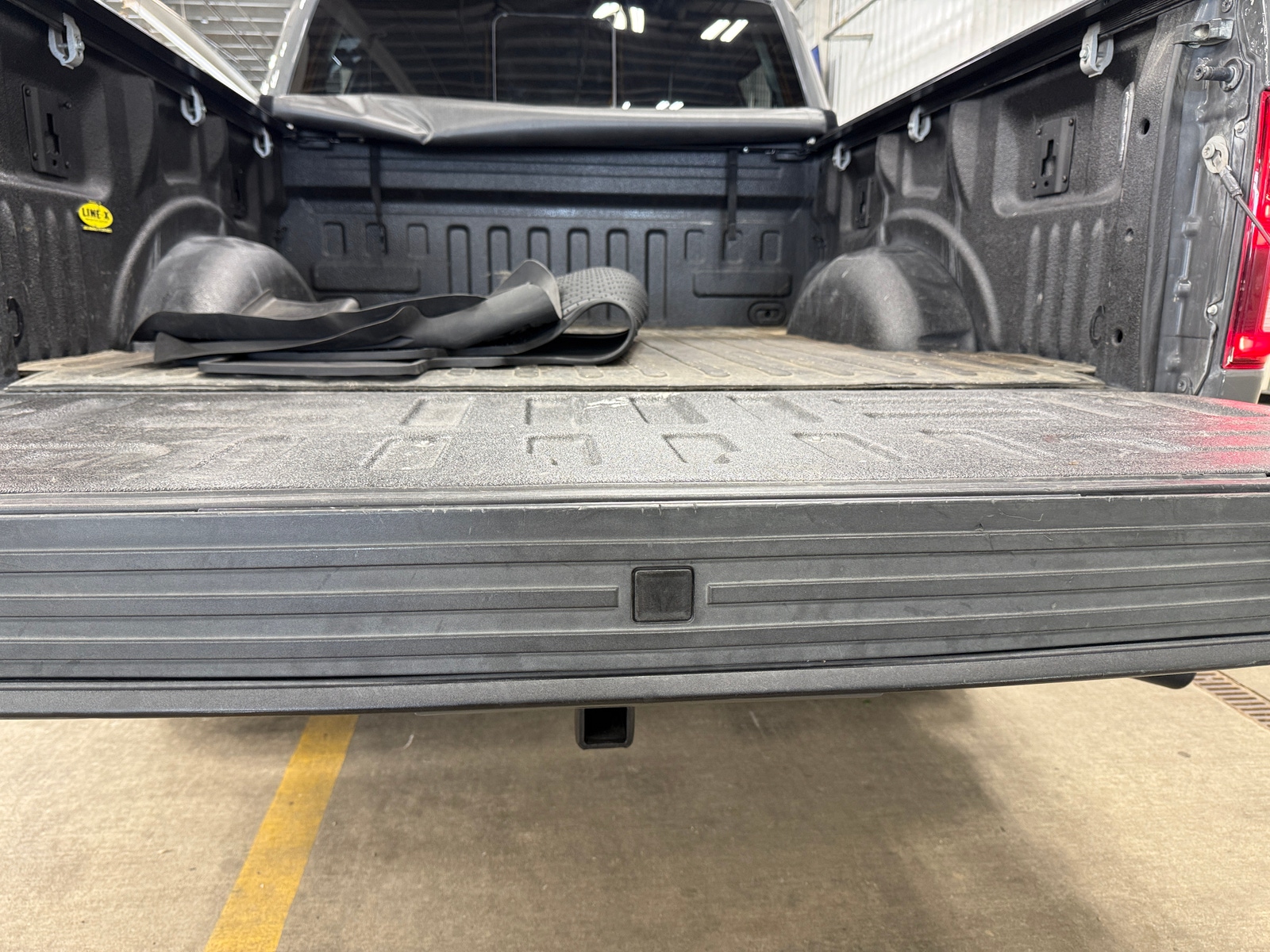 Thumbnail: 2020 Ford Econoline - 6