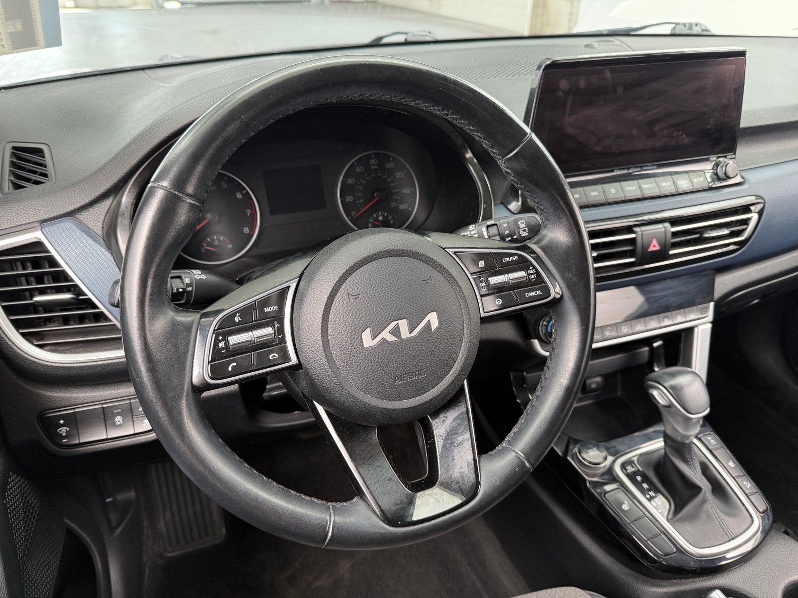 Thumbnail: 2022 Kia Seltos - 4