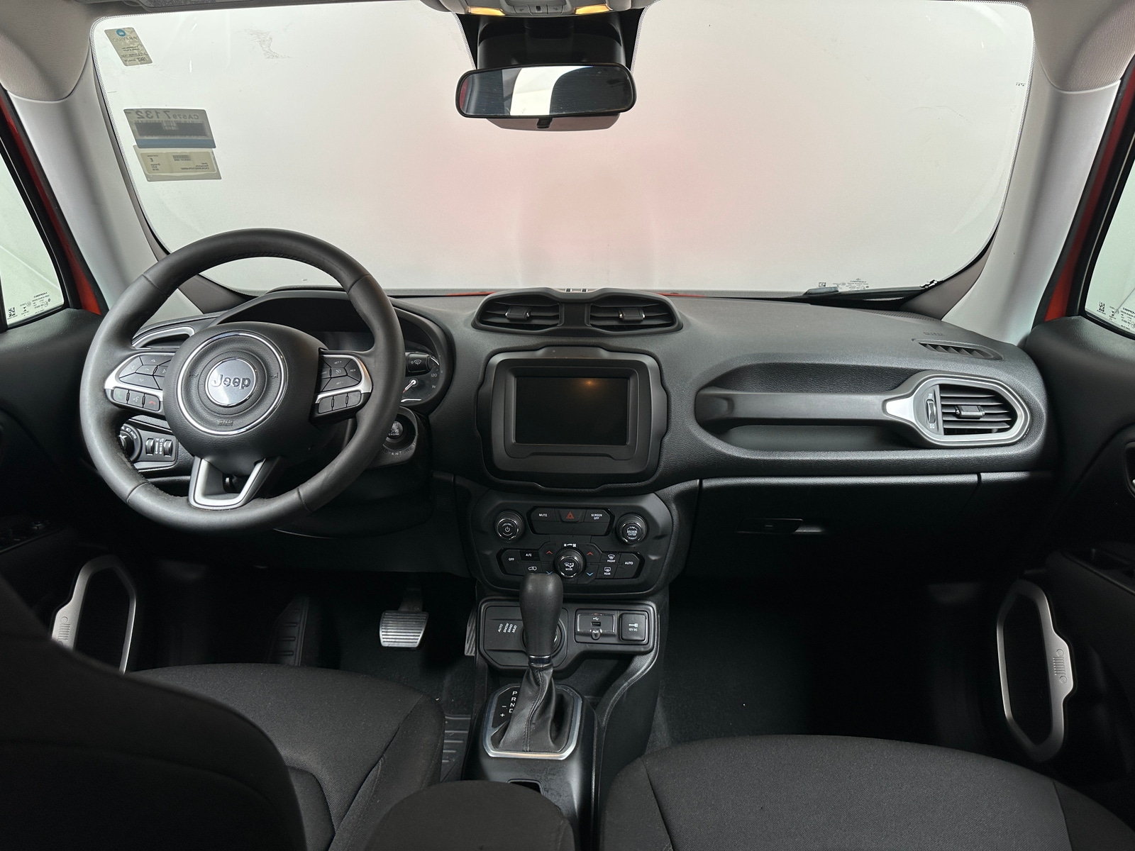 Thumbnail: 2019 Jeep Renegade - 3