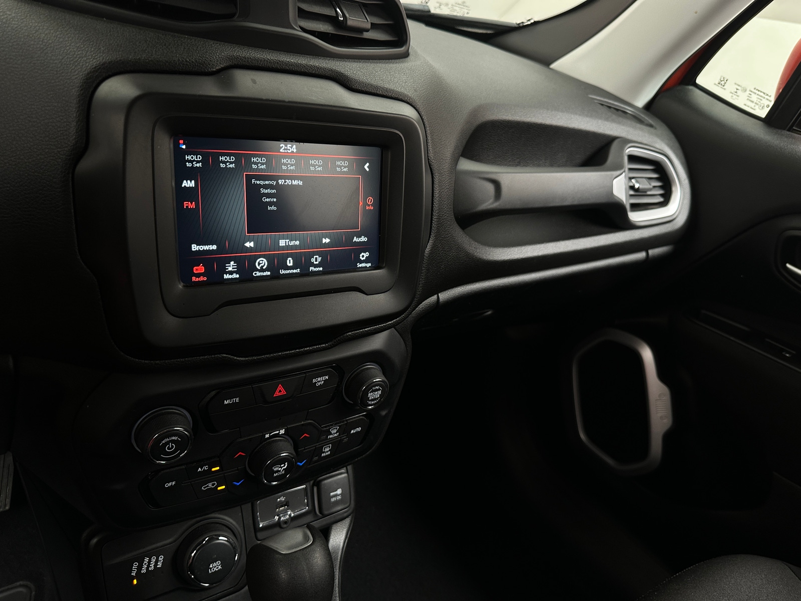 Thumbnail: 2019 Jeep Renegade - 4
