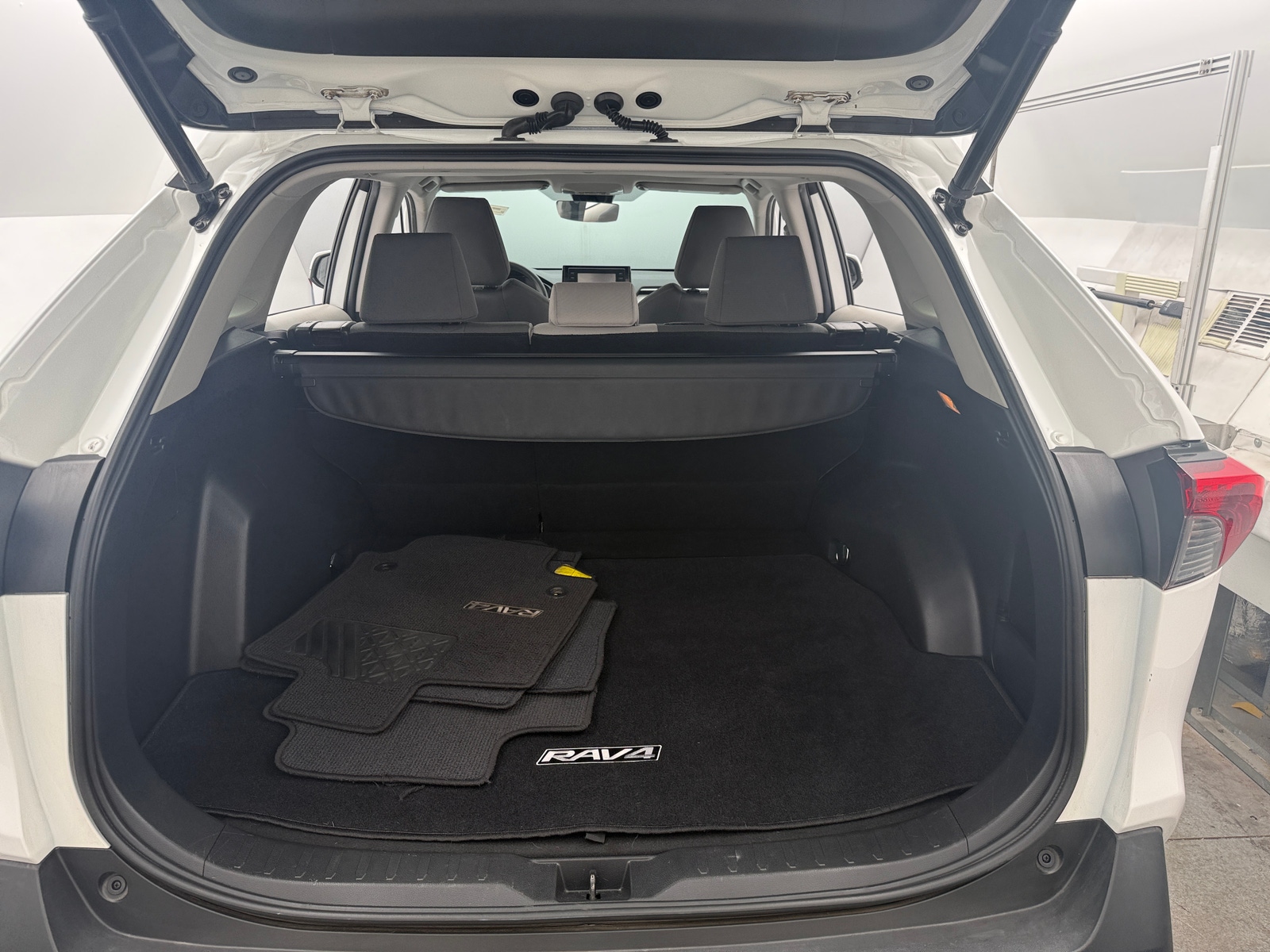 Thumbnail: 2021 Toyota RAV4 - 7