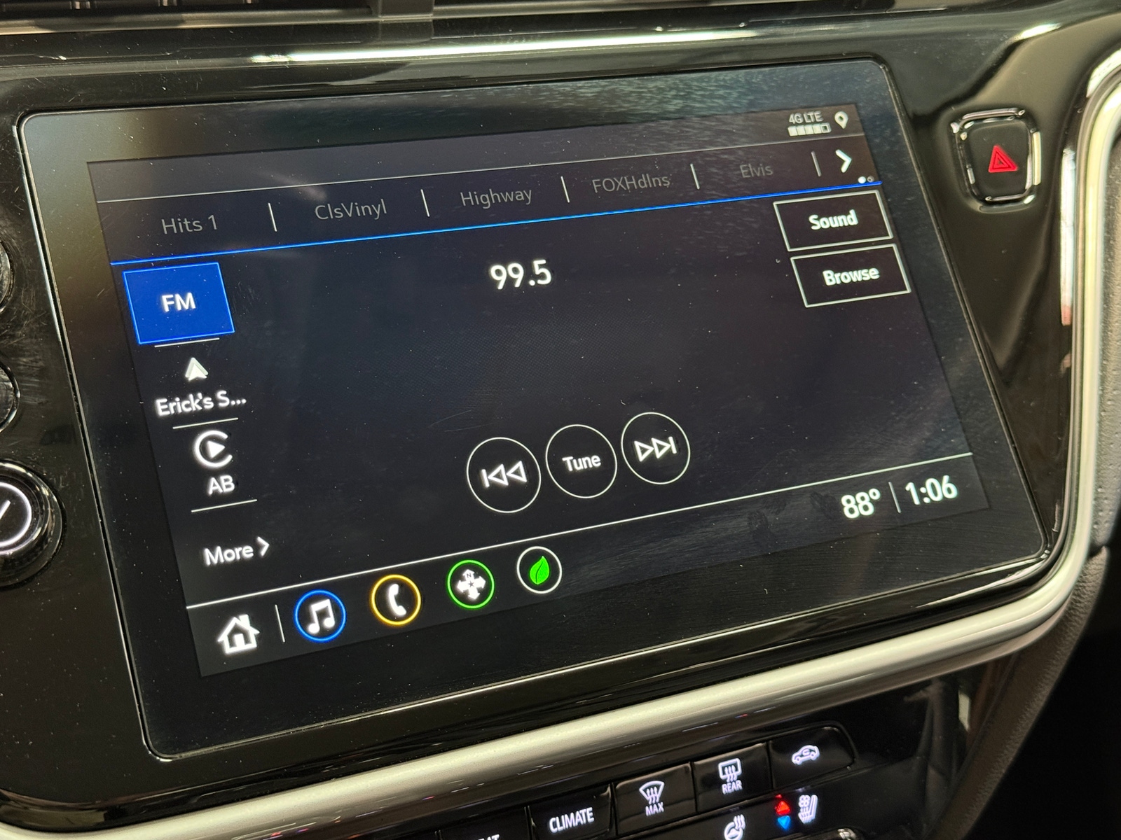 Thumbnail: 2023 Chevrolet Bolt EUV - 3