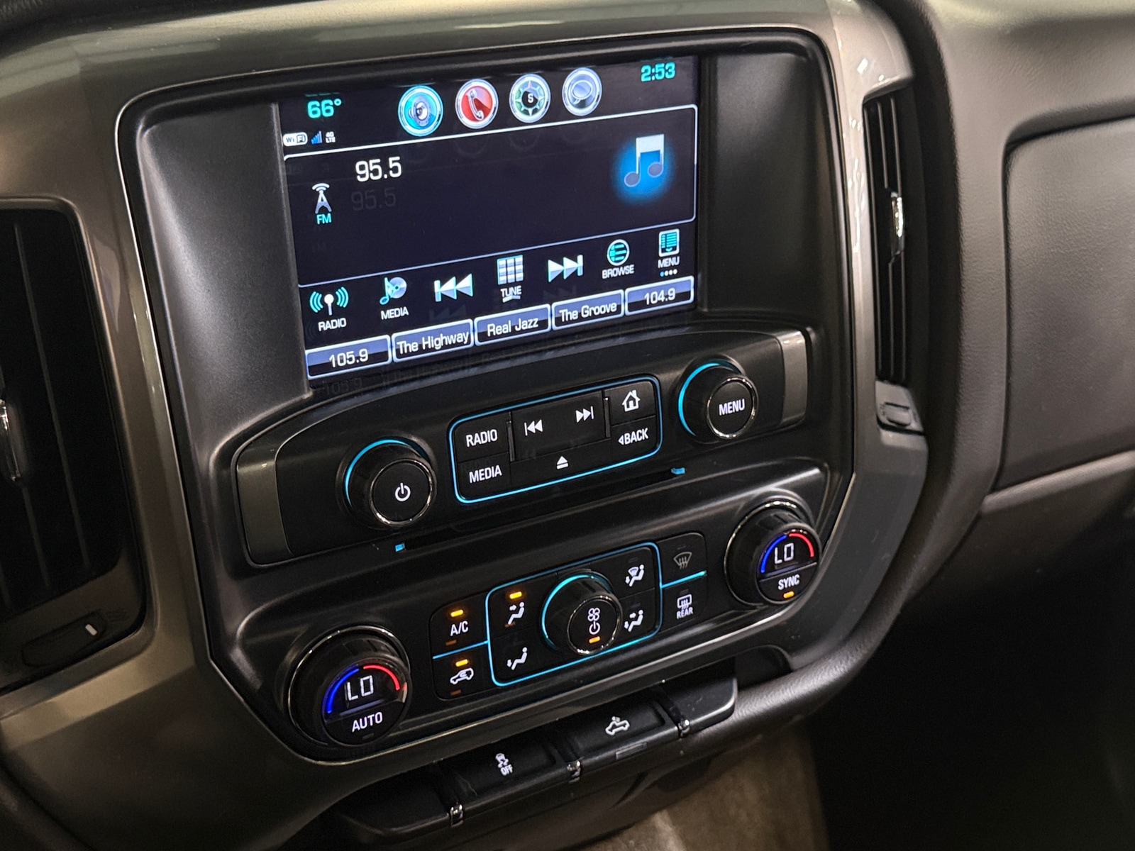 Thumbnail: 2018 Chevrolet Silverado 1500 - 4