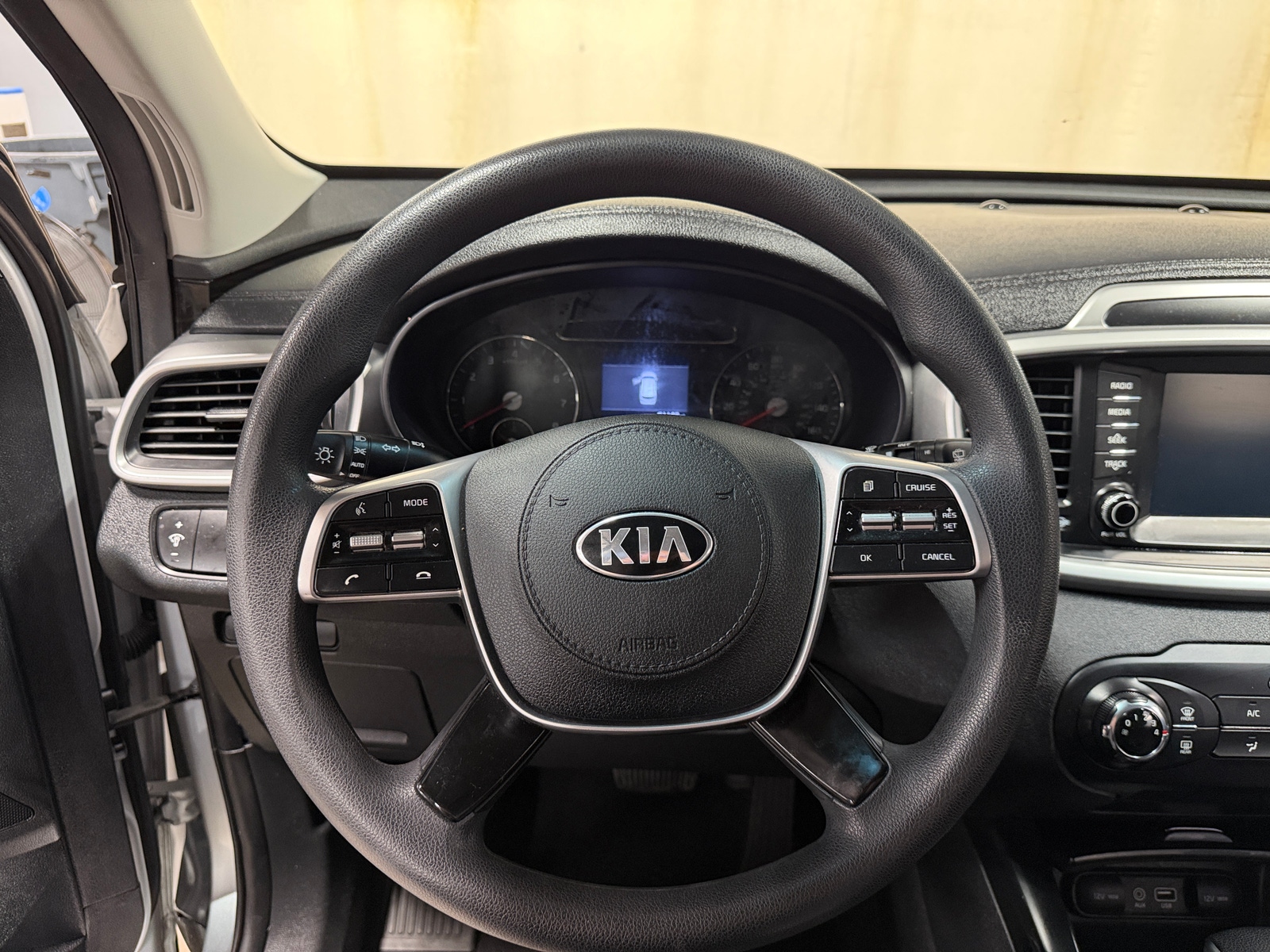 Thumbnail: 2020 Kia Sorento - 5