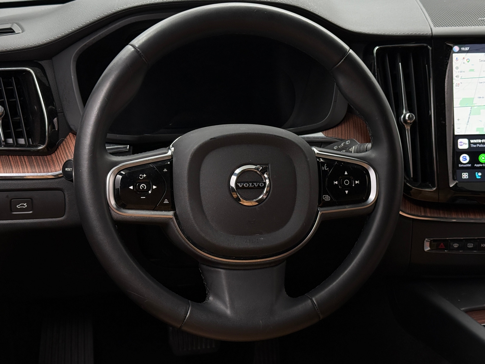 Thumbnail: 2025 Volvo XC60 - 4