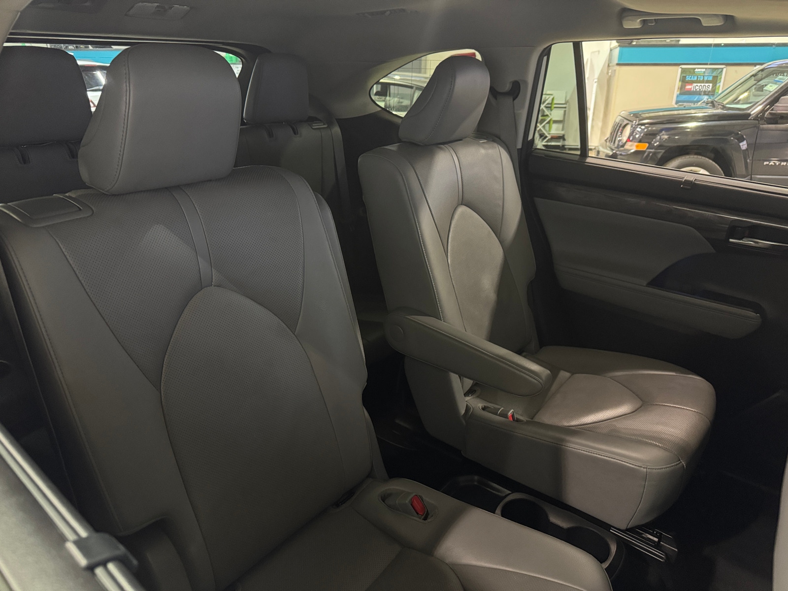 Thumbnail: 2020 Toyota Highlander - 5