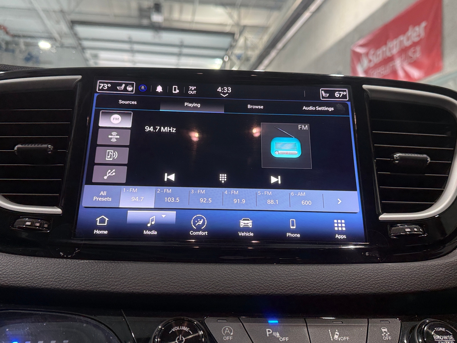 Thumbnail: 2024 Chrysler Pacifica - 3
